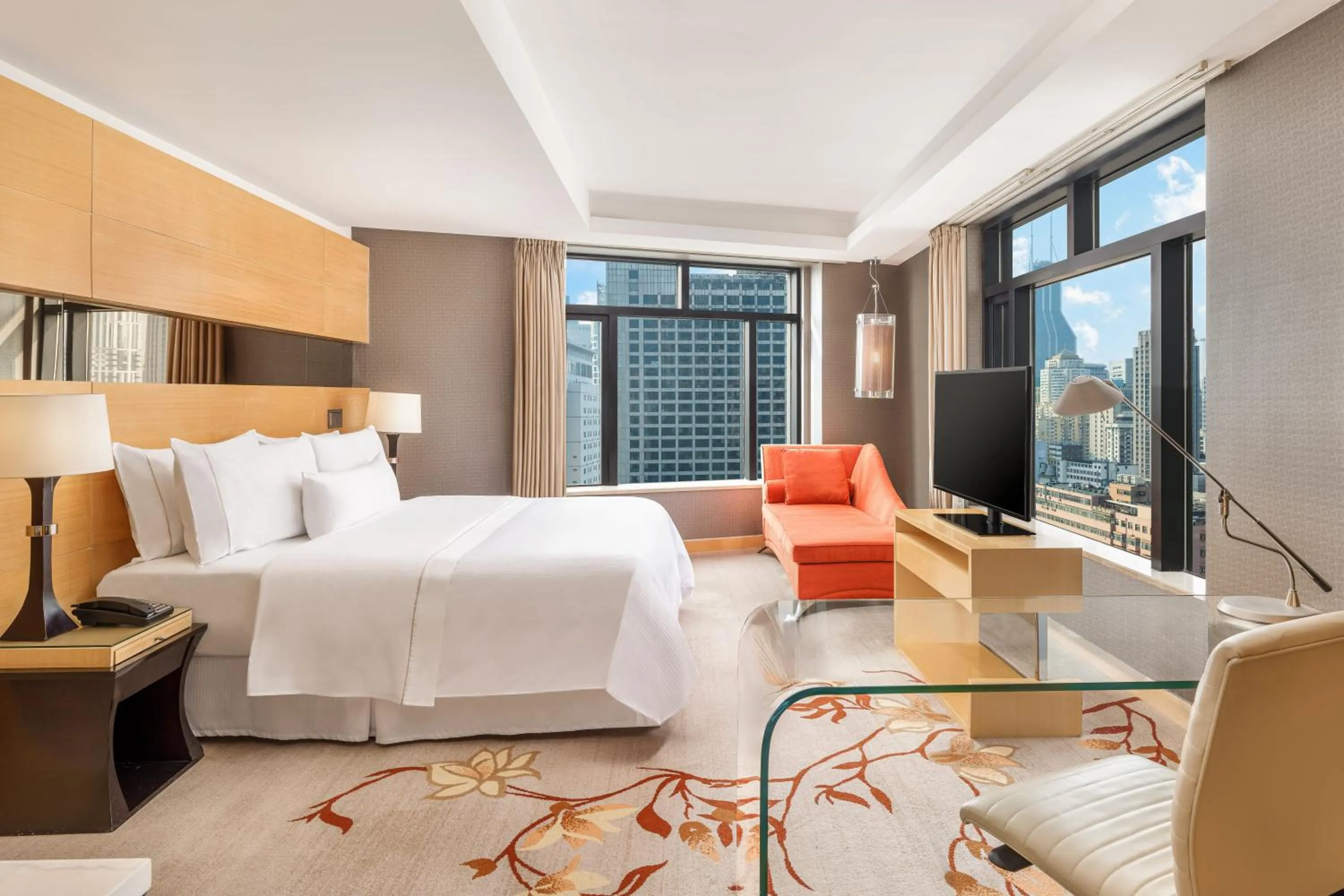 Bedroom, Bed in The Westin Bund Center, Shanghai