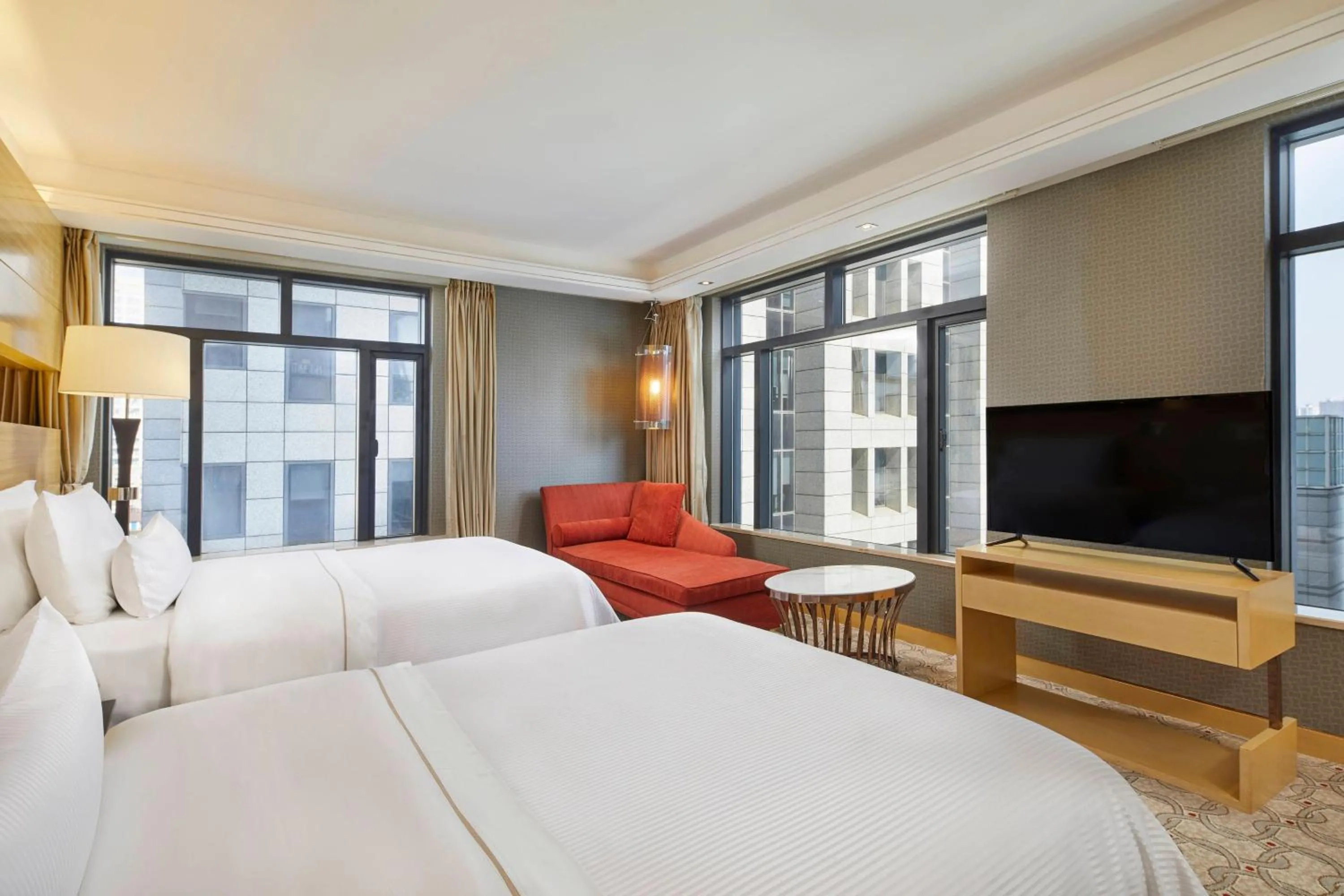 Photo of the whole room, Bed in The Westin Bund Center, Shanghai