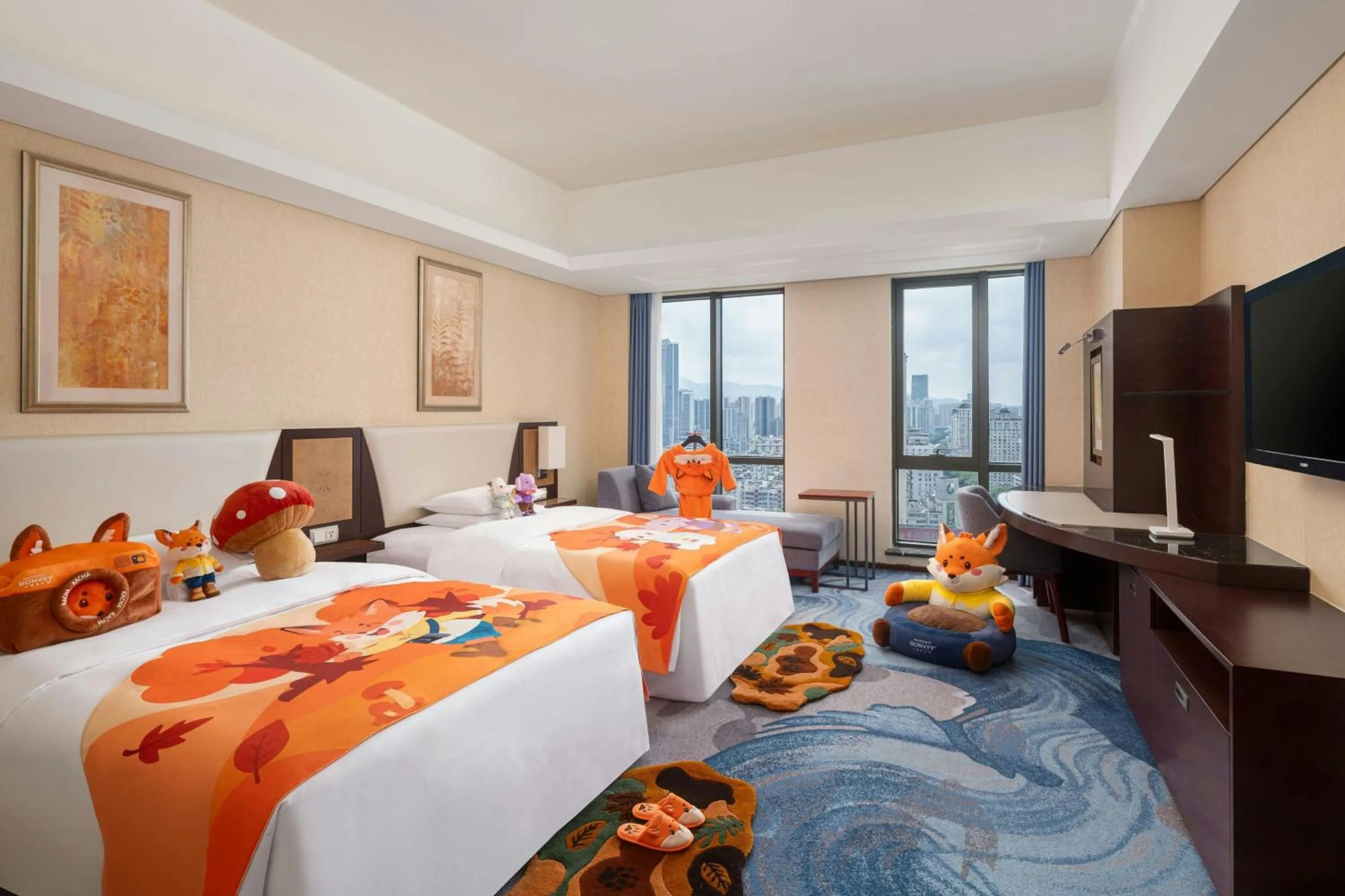 Photo of the whole room, Bed in Sheraton Wenzhou Hotel