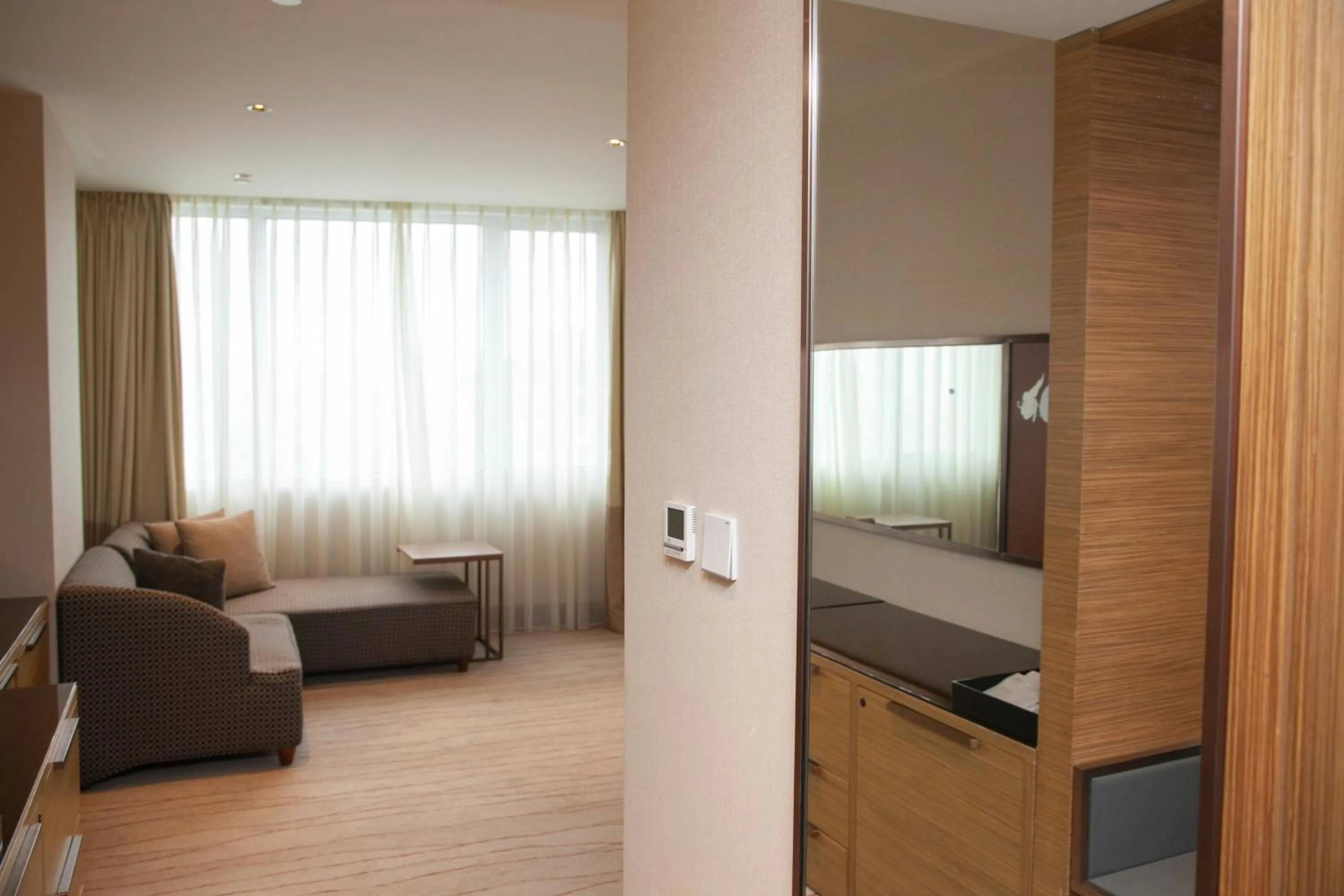 Property building, Bed in Four Points by Sheraton Shanghai, Daning