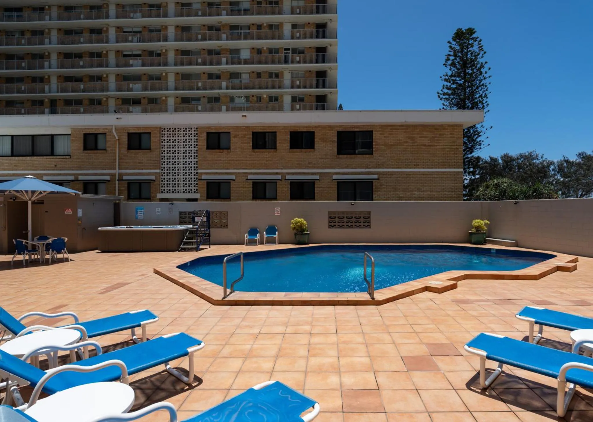 Pool view in Grosvenor Beachfront Apartments Surfers Paradise