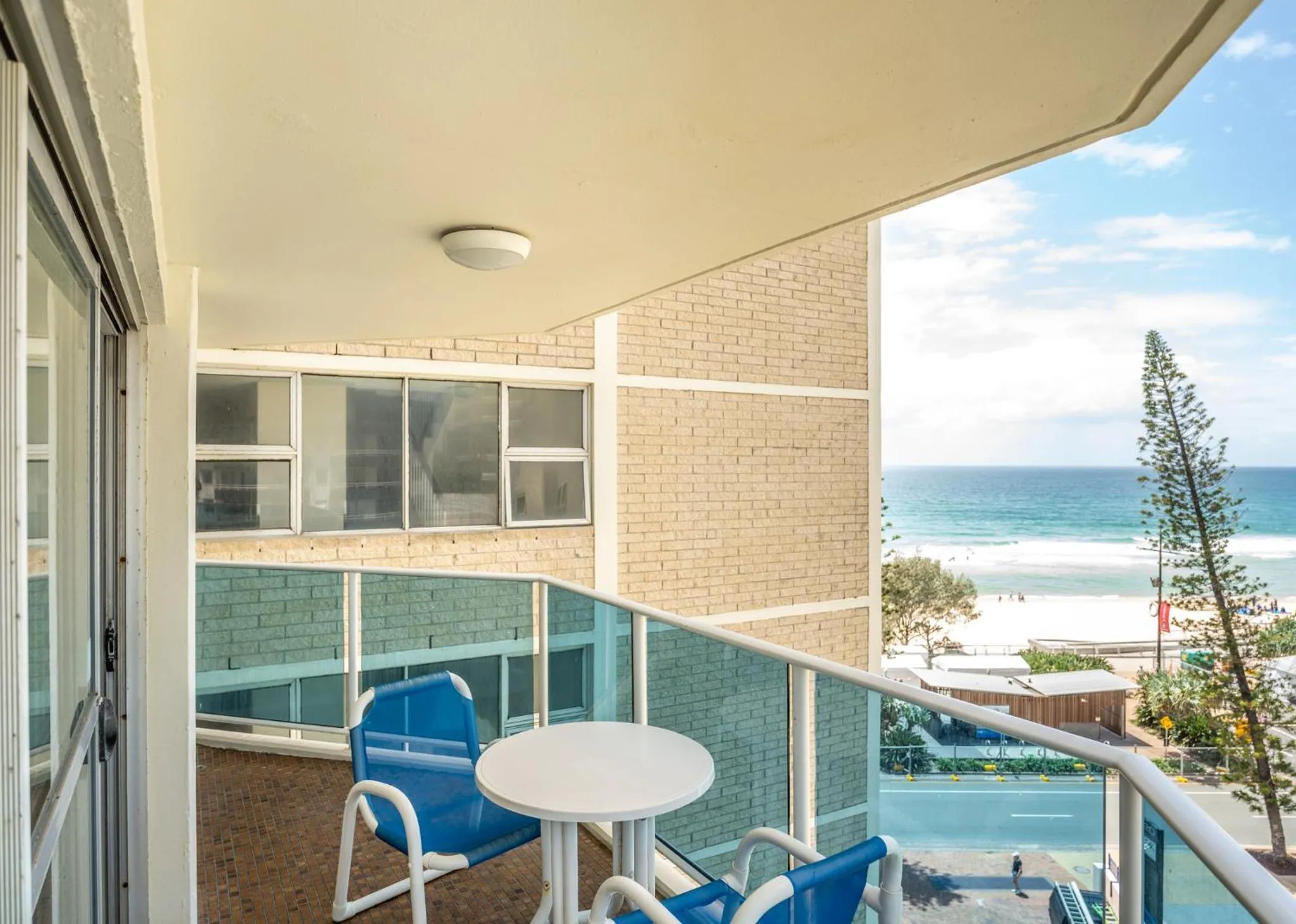 Balcony/Terrace in Grosvenor Beachfront Apartments Surfers Paradise