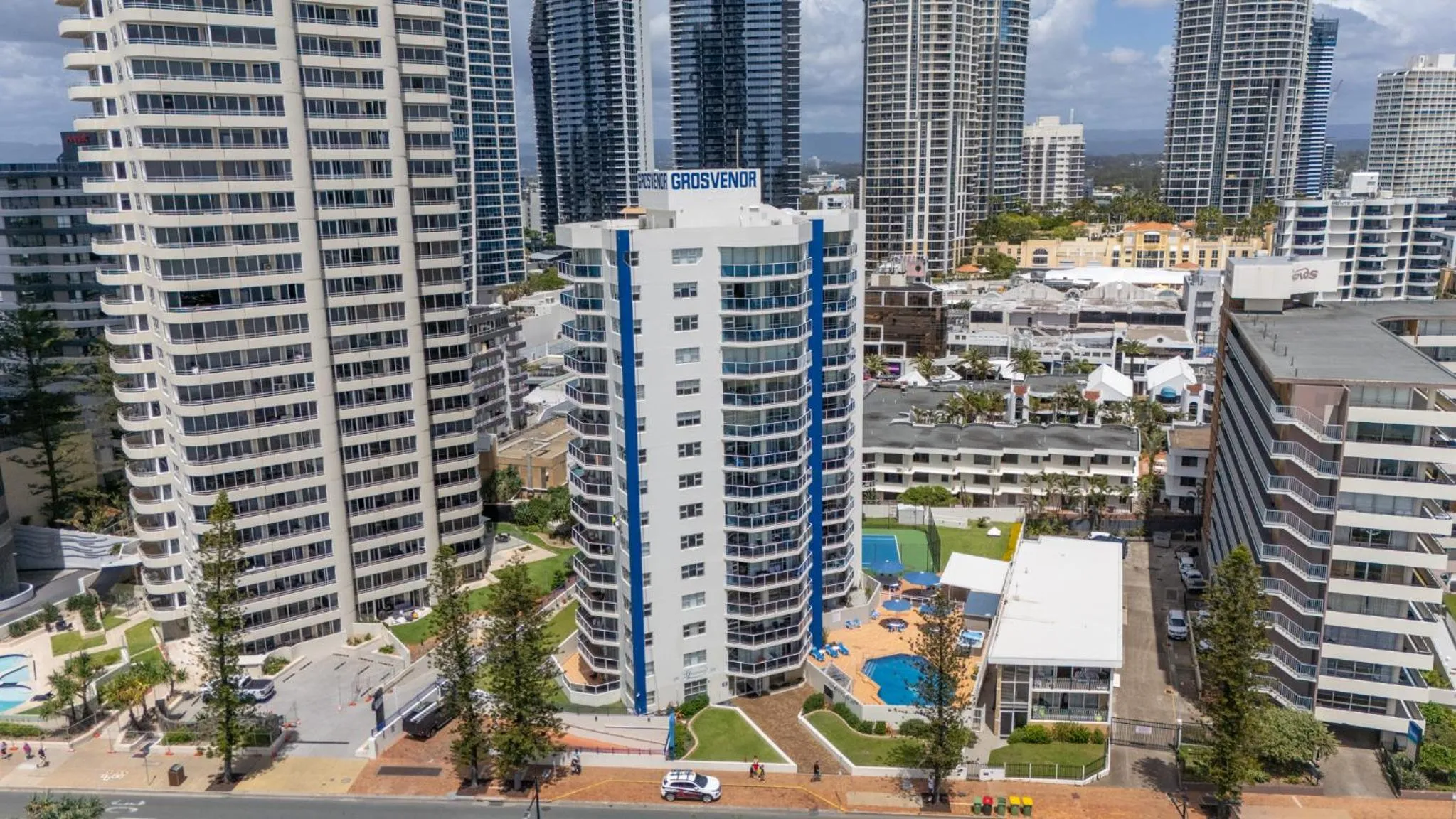 Property building in Grosvenor Beachfront Apartments Surfers Paradise