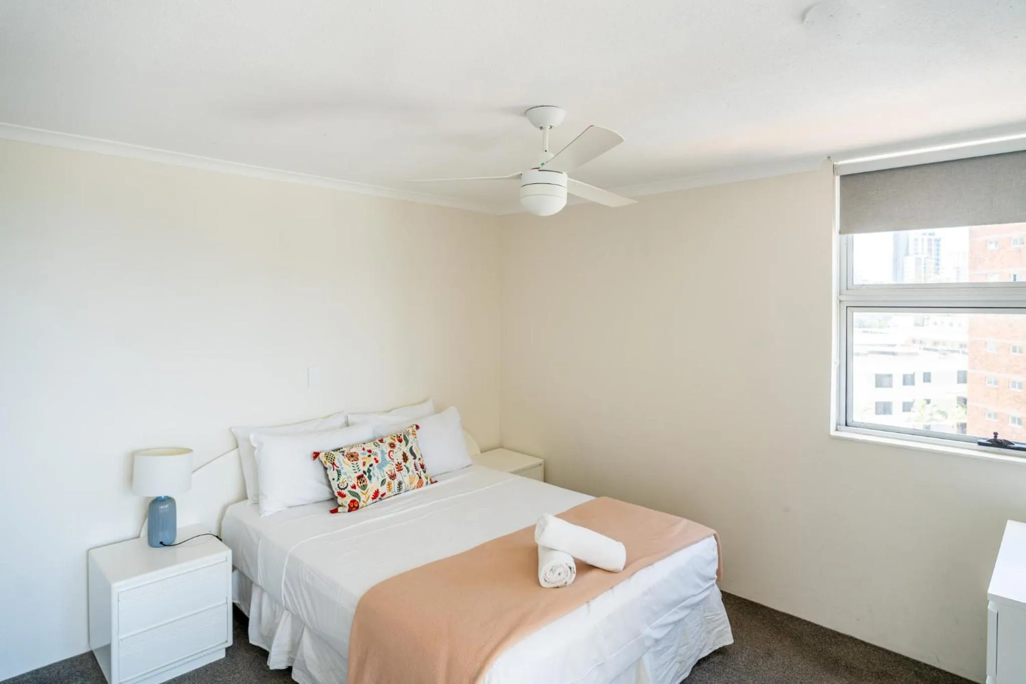Bedroom, Bed in Grosvenor Beachfront Apartments Surfers Paradise