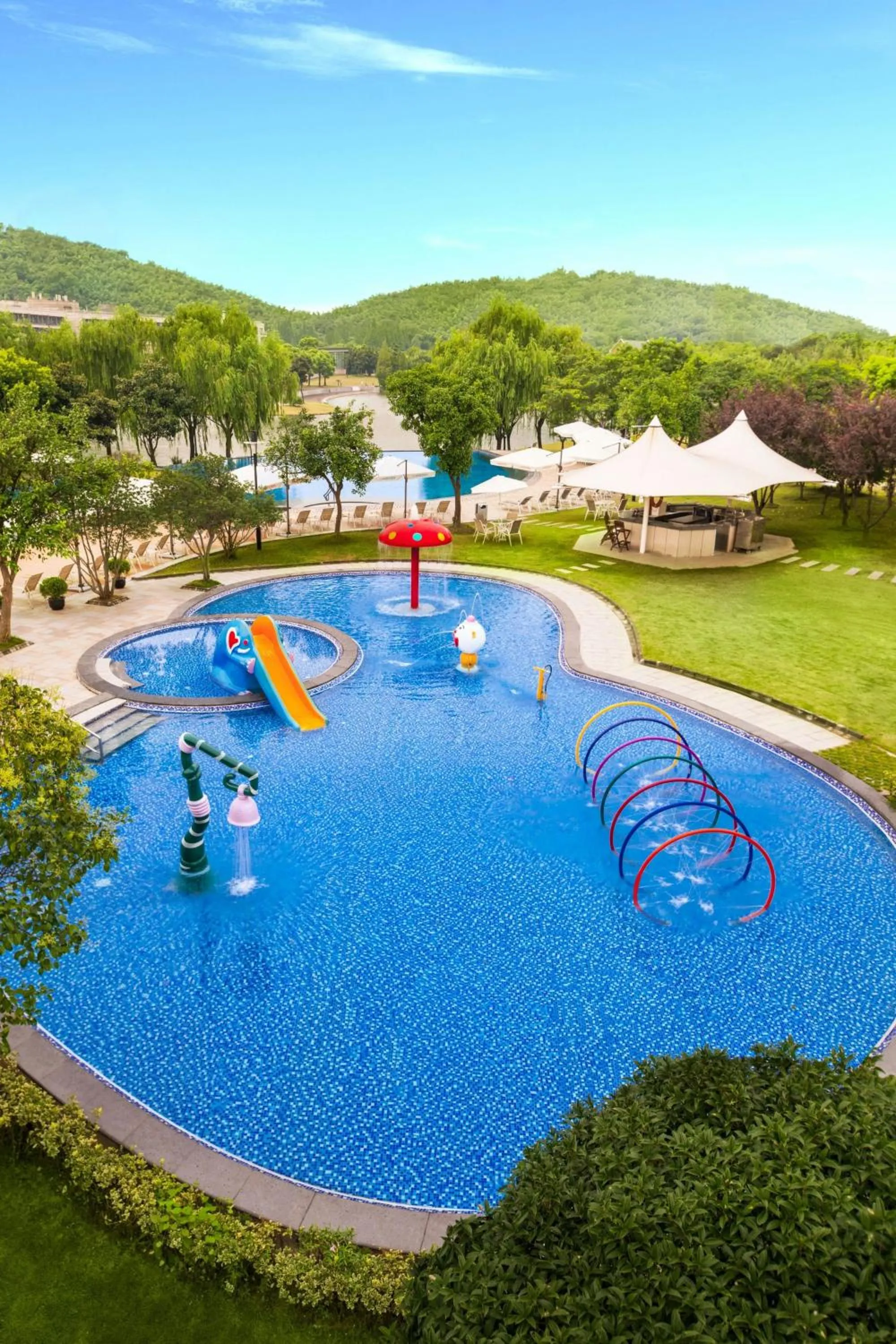 Swimming pool in The Yuluxe Sheshan, Shanghai, A Tribute Portfolio Hotel