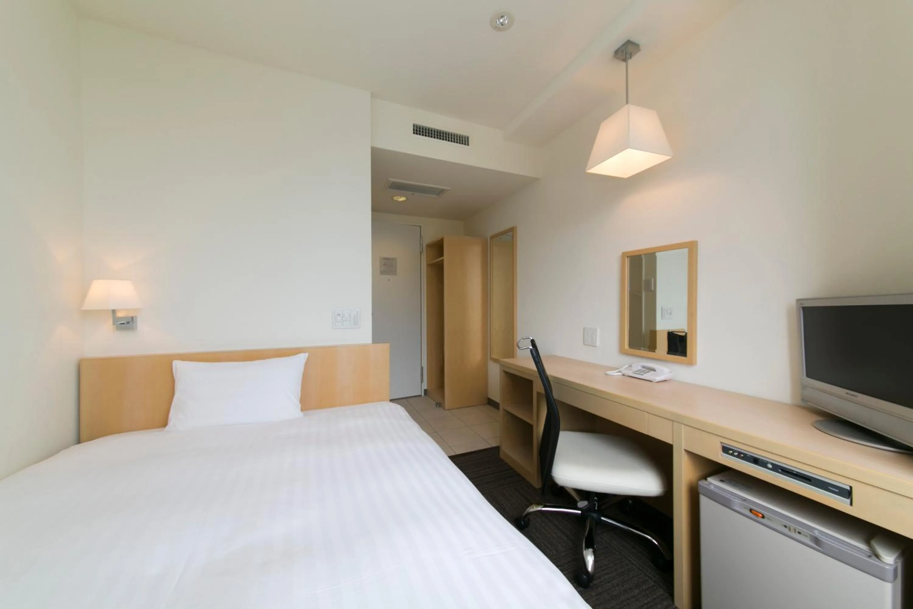 Photo of the whole room, Bed in Hotel A'bant Shizuoka