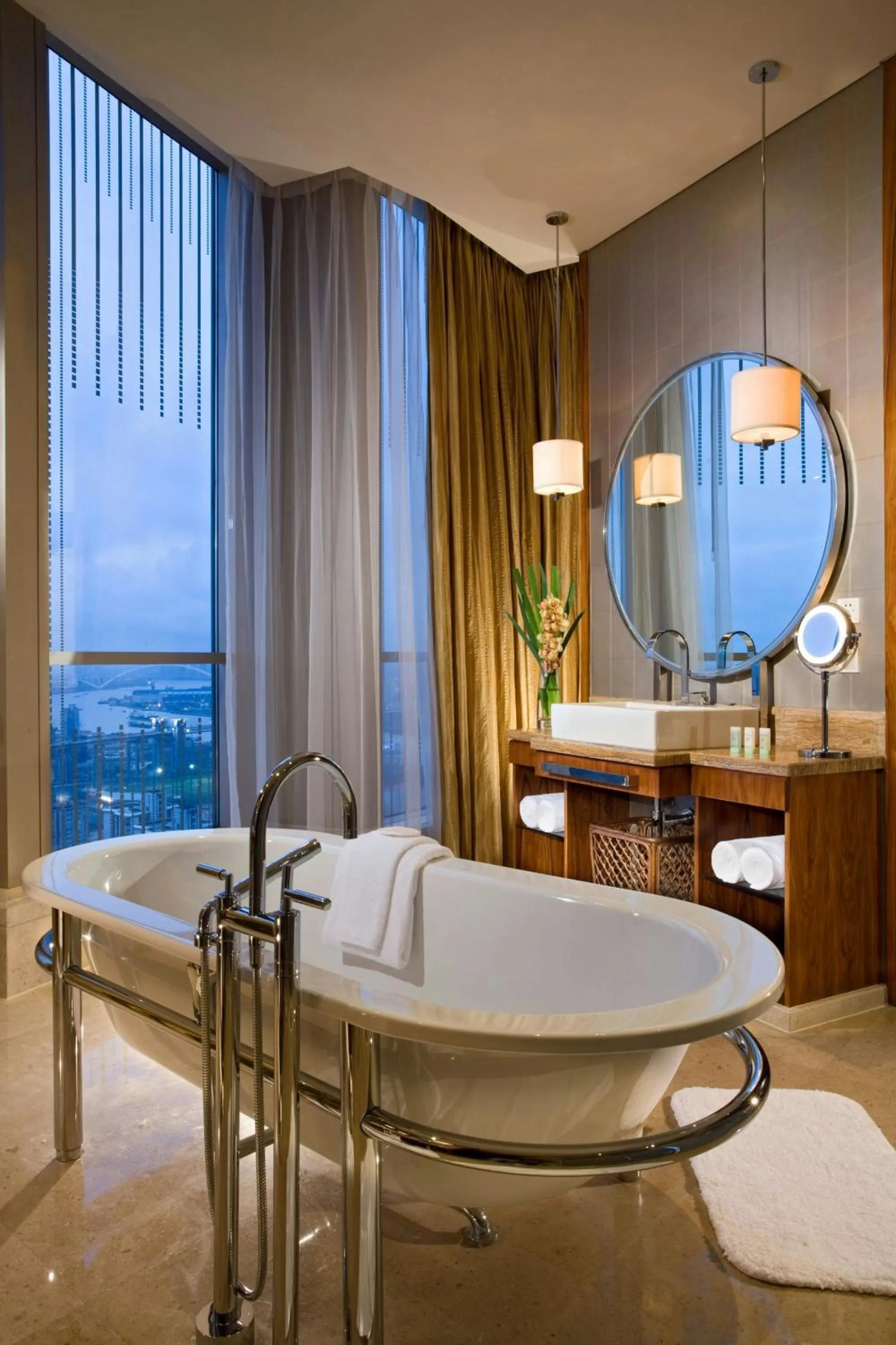 Bathroom in Sheraton Grand Shanghai Pudong Hotel & Residences