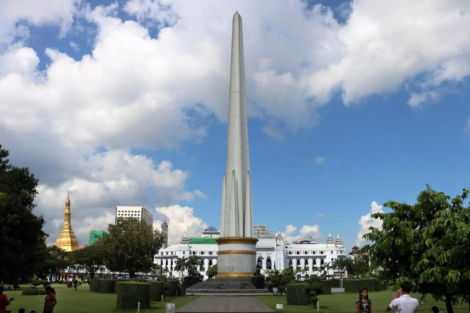 Nearby landmark in Botahtaung Hotel