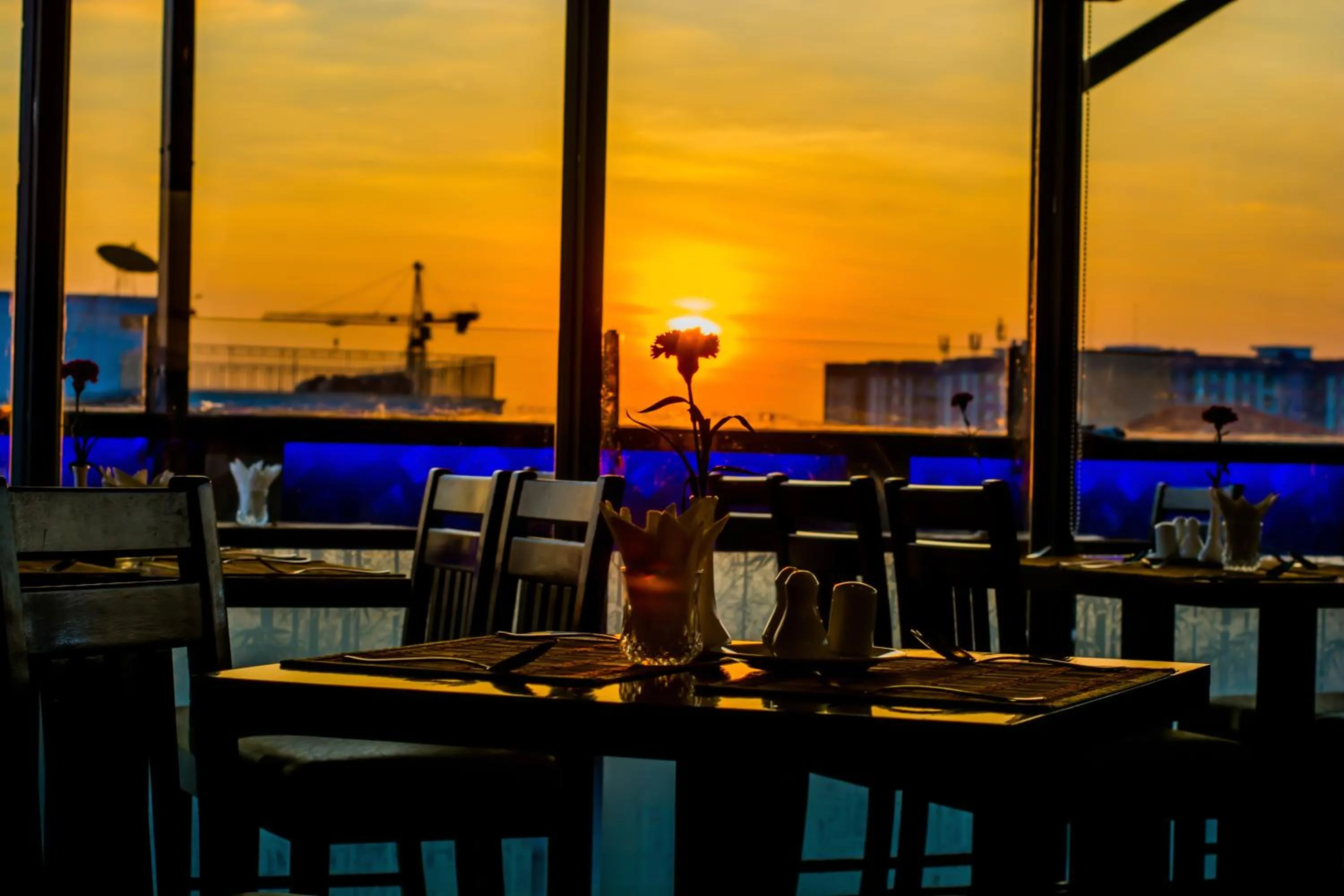 Restaurant/places to eat in Botahtaung Hotel