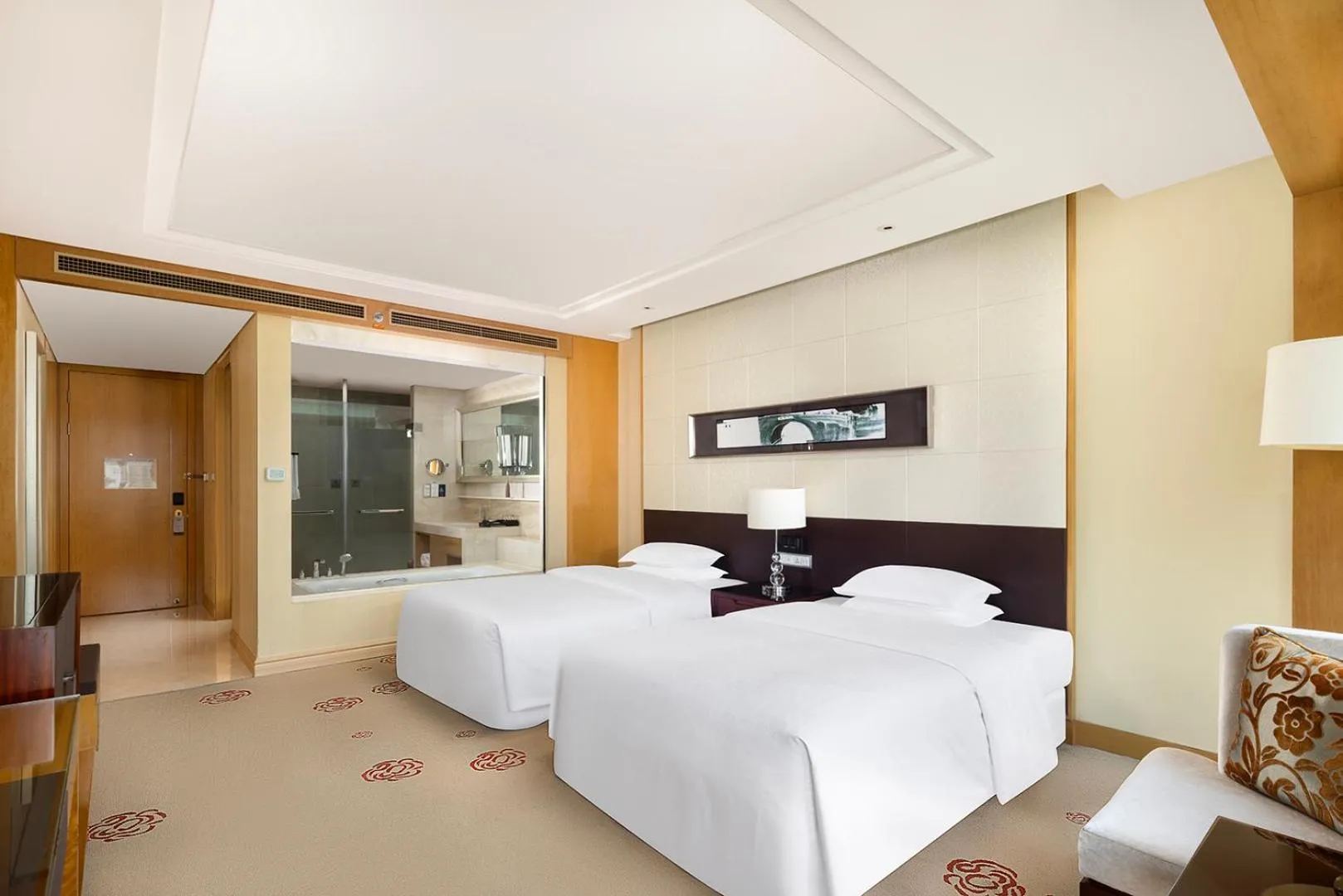 Bedroom, Bed in Sheraton Wuxi Binhu Hotel
