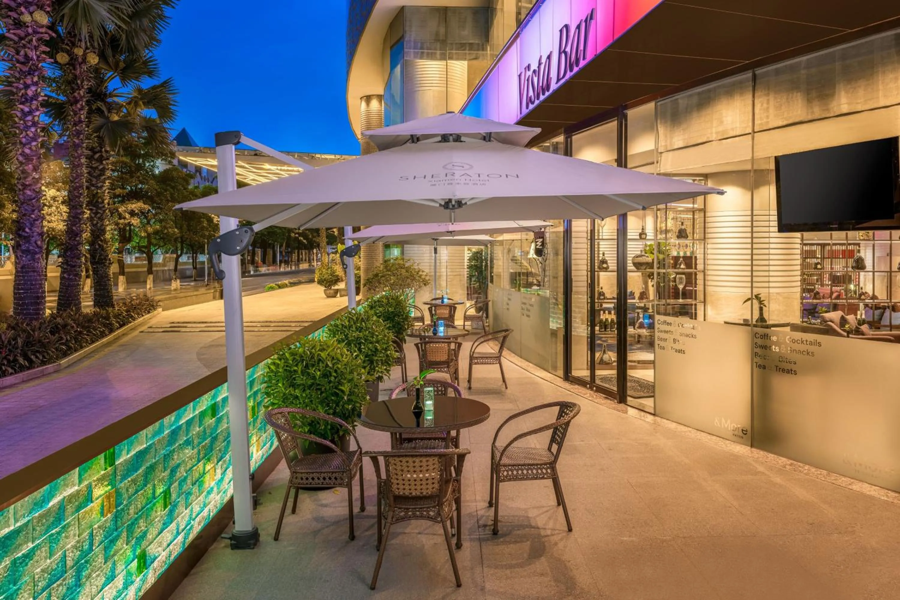 Lounge or bar in Sheraton Xiamen Hotel