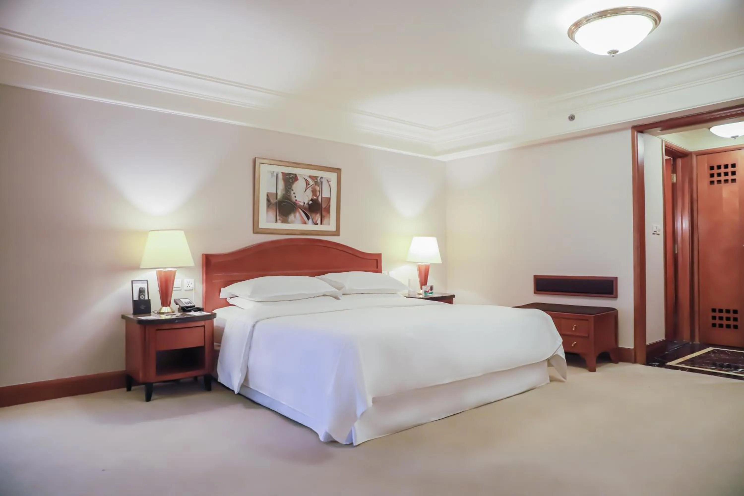 Bed in Sheraton Xi'an Hotel