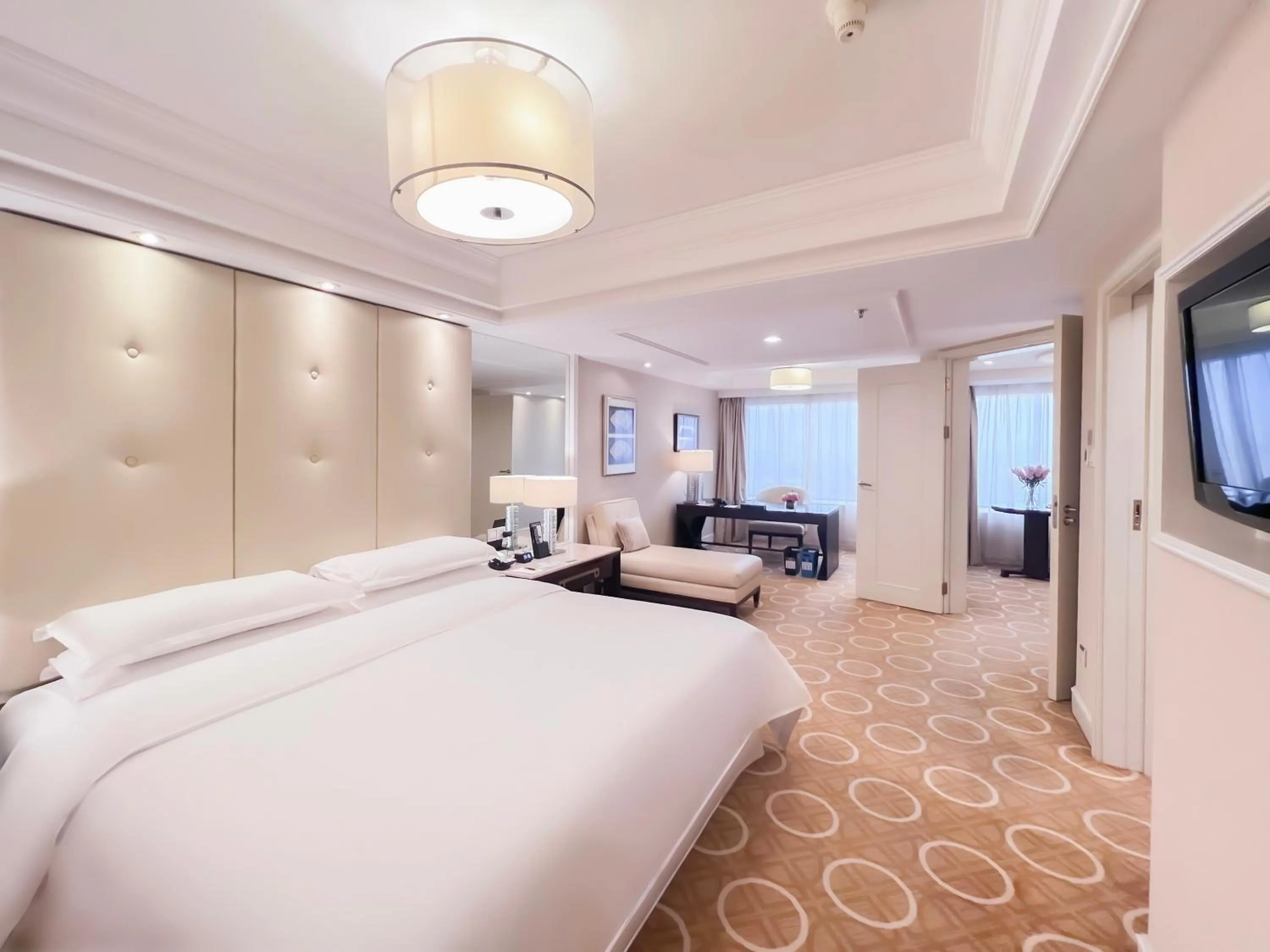 Bedroom, Bed in Sheraton Xi'an Hotel