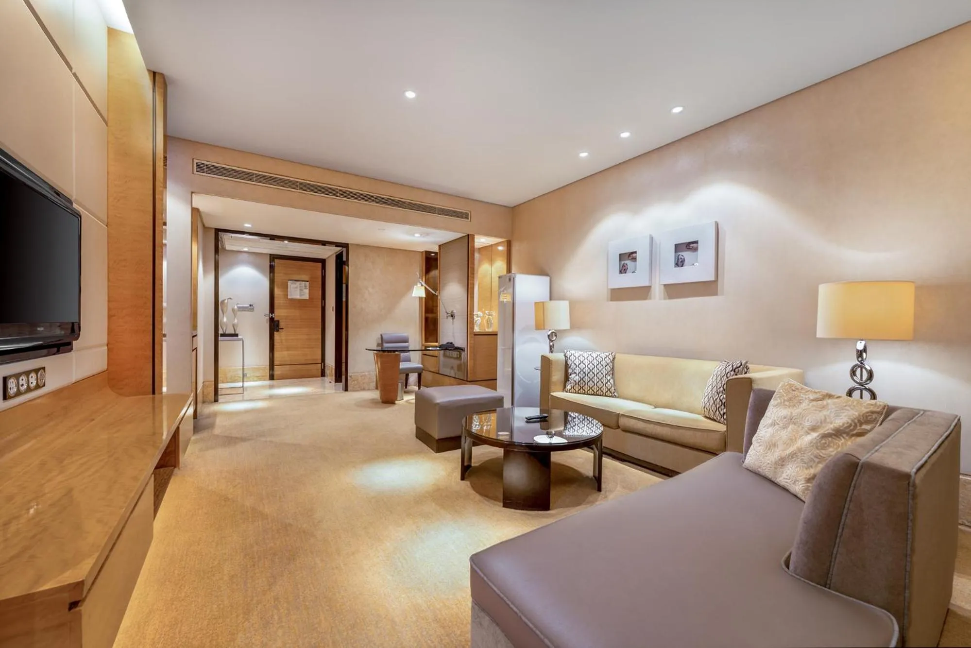 Living room in Sheraton Zhongshan Hotel