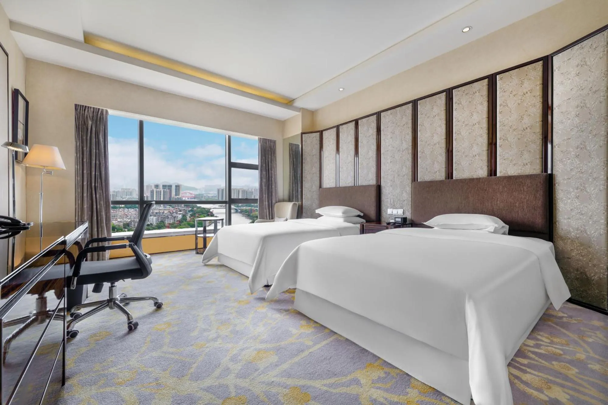 Bedroom, Bed in Sheraton Zhongshan Hotel