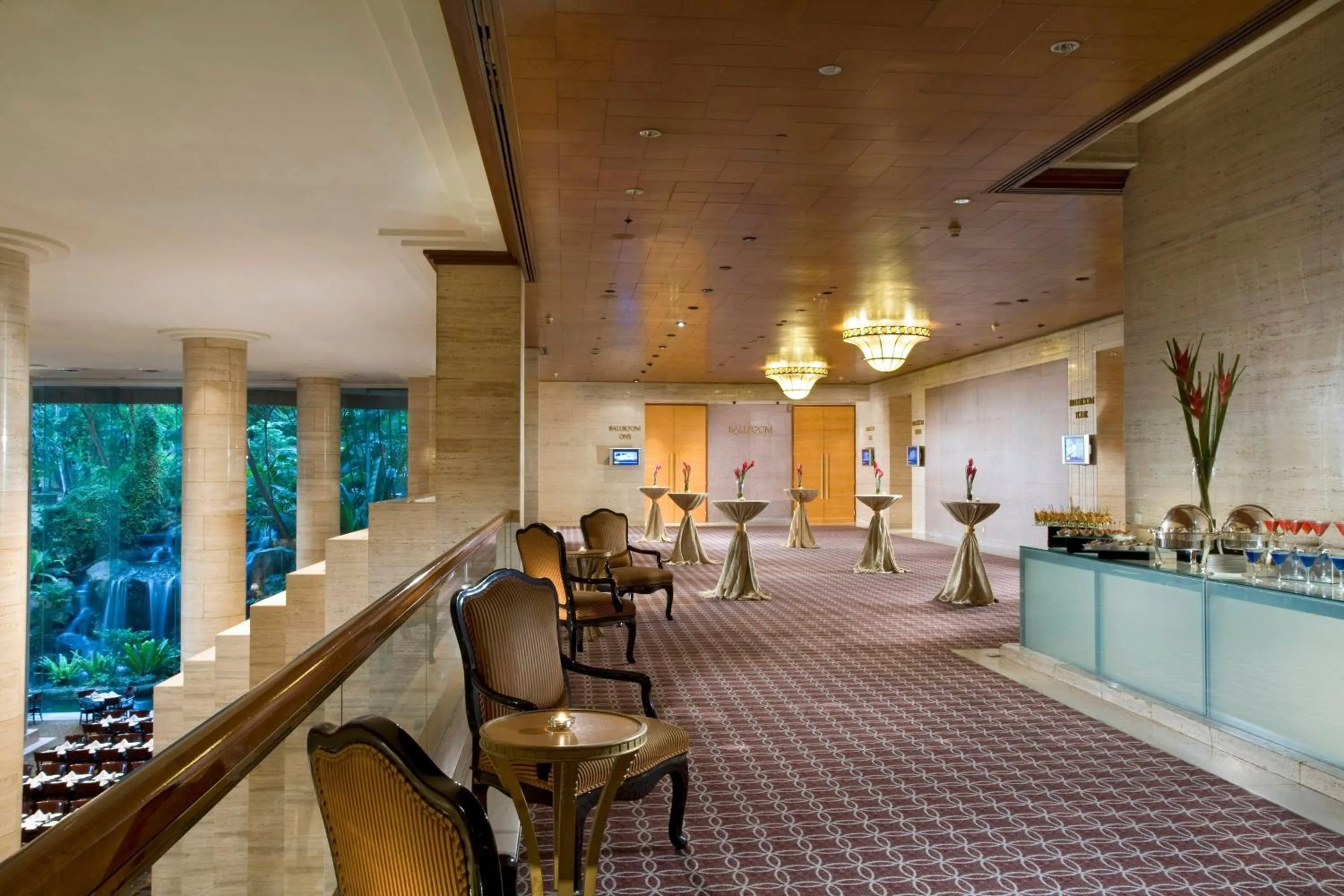 Meeting/conference room in Sheraton Towers Singapore Hotel