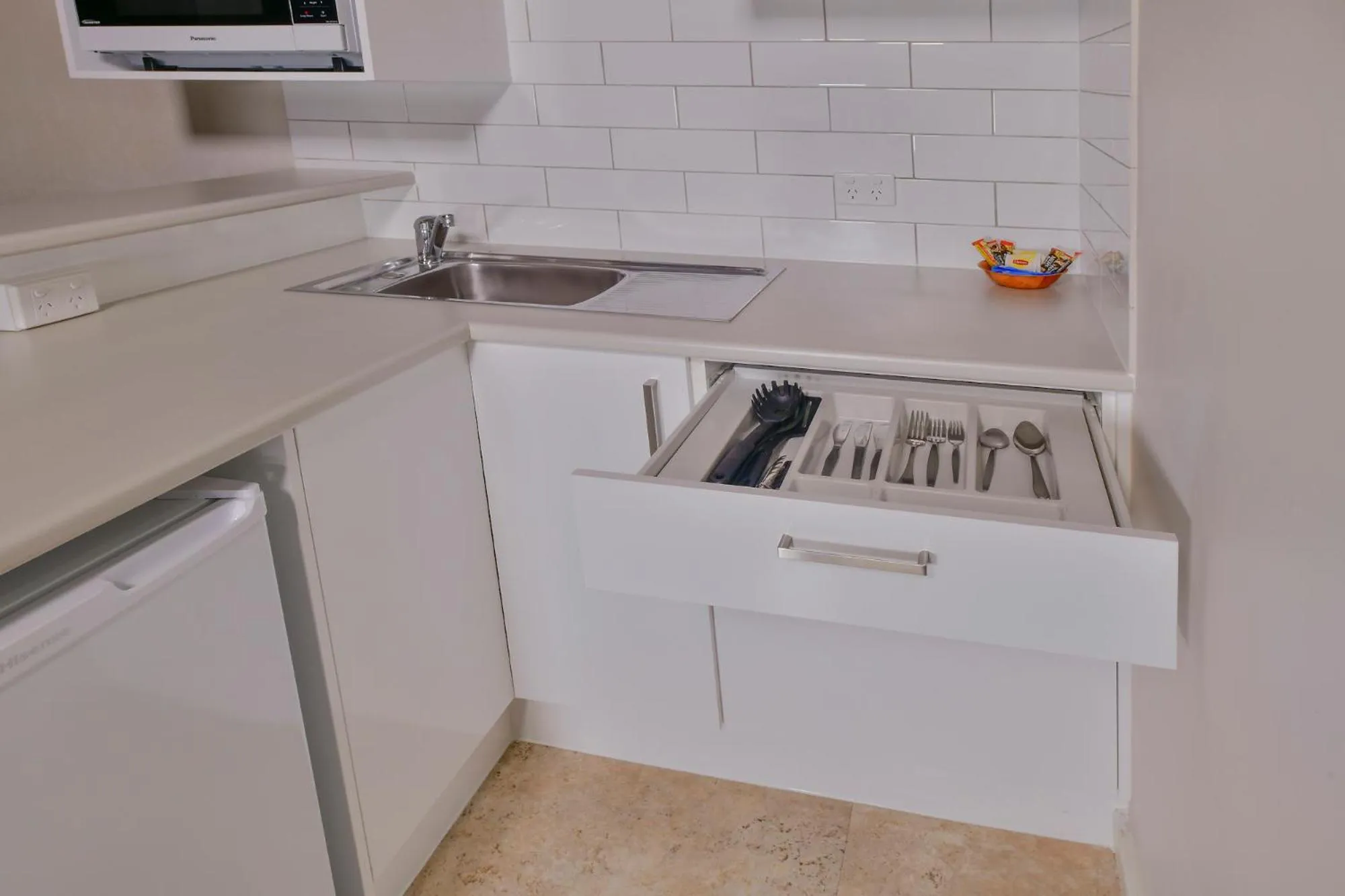 Kitchen or kitchenette in Desert Palms Alice Springs