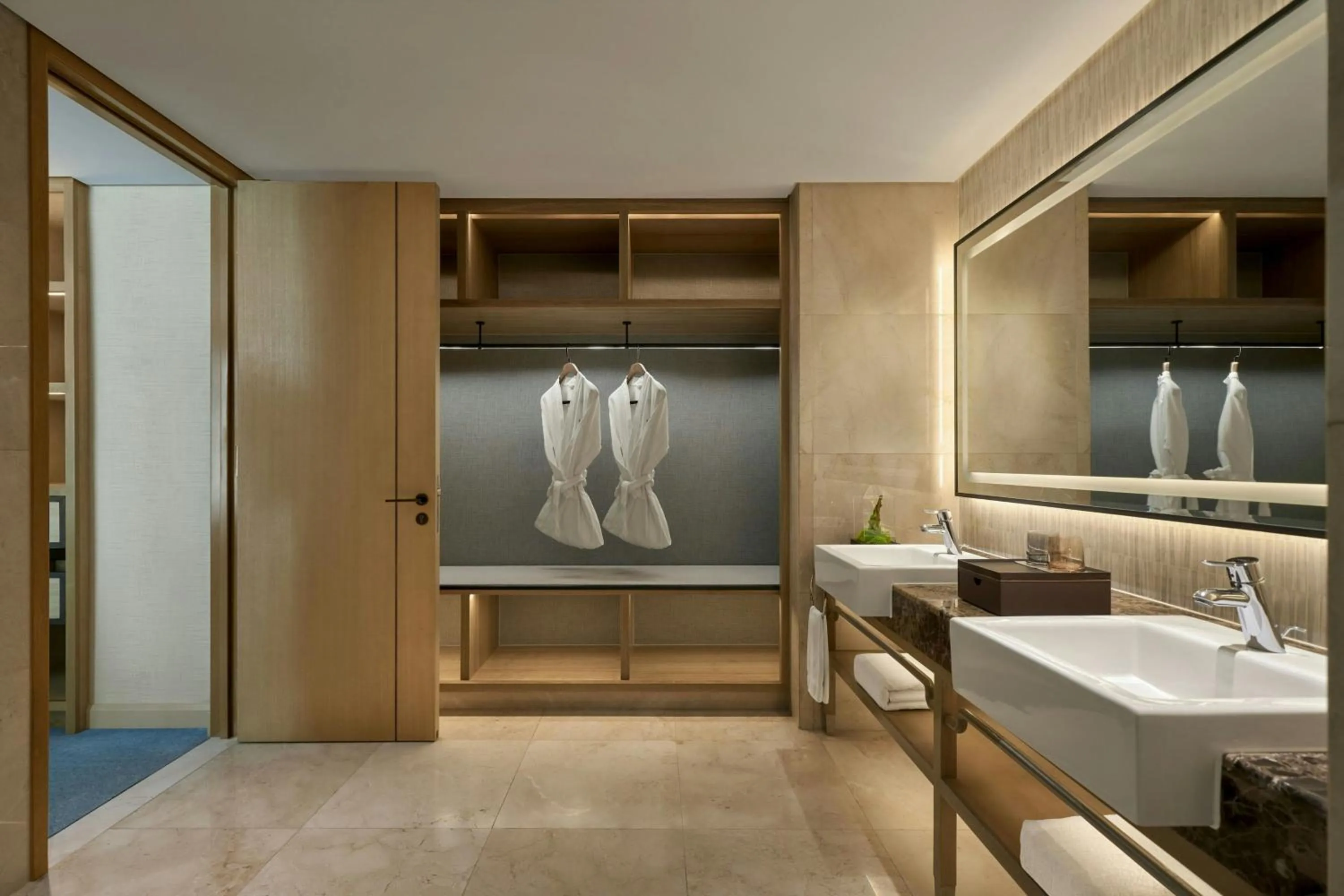 Bathroom in Sheraton Saigon Grand Opera Hotel