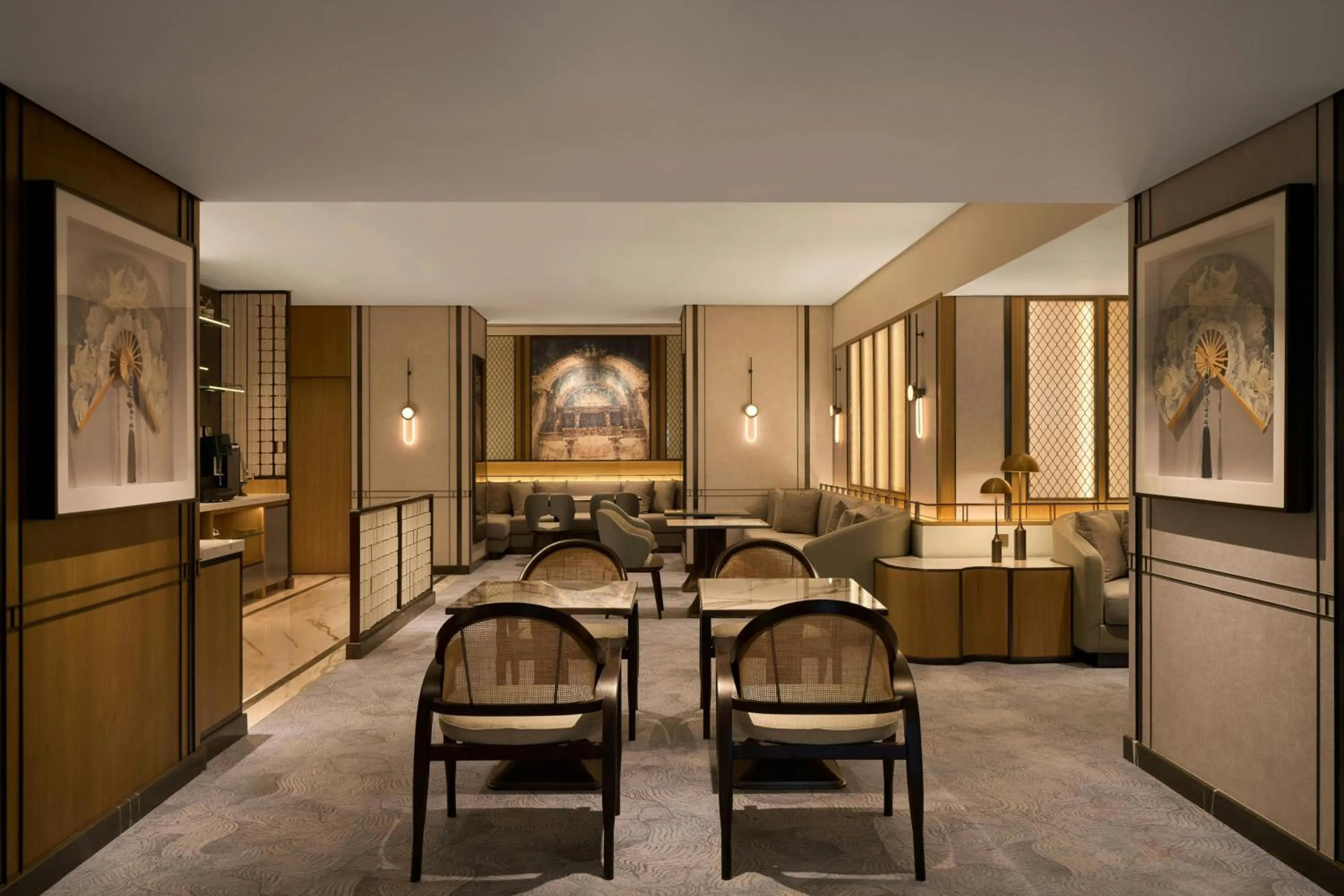 Lounge or bar in Sheraton Saigon Grand Opera Hotel