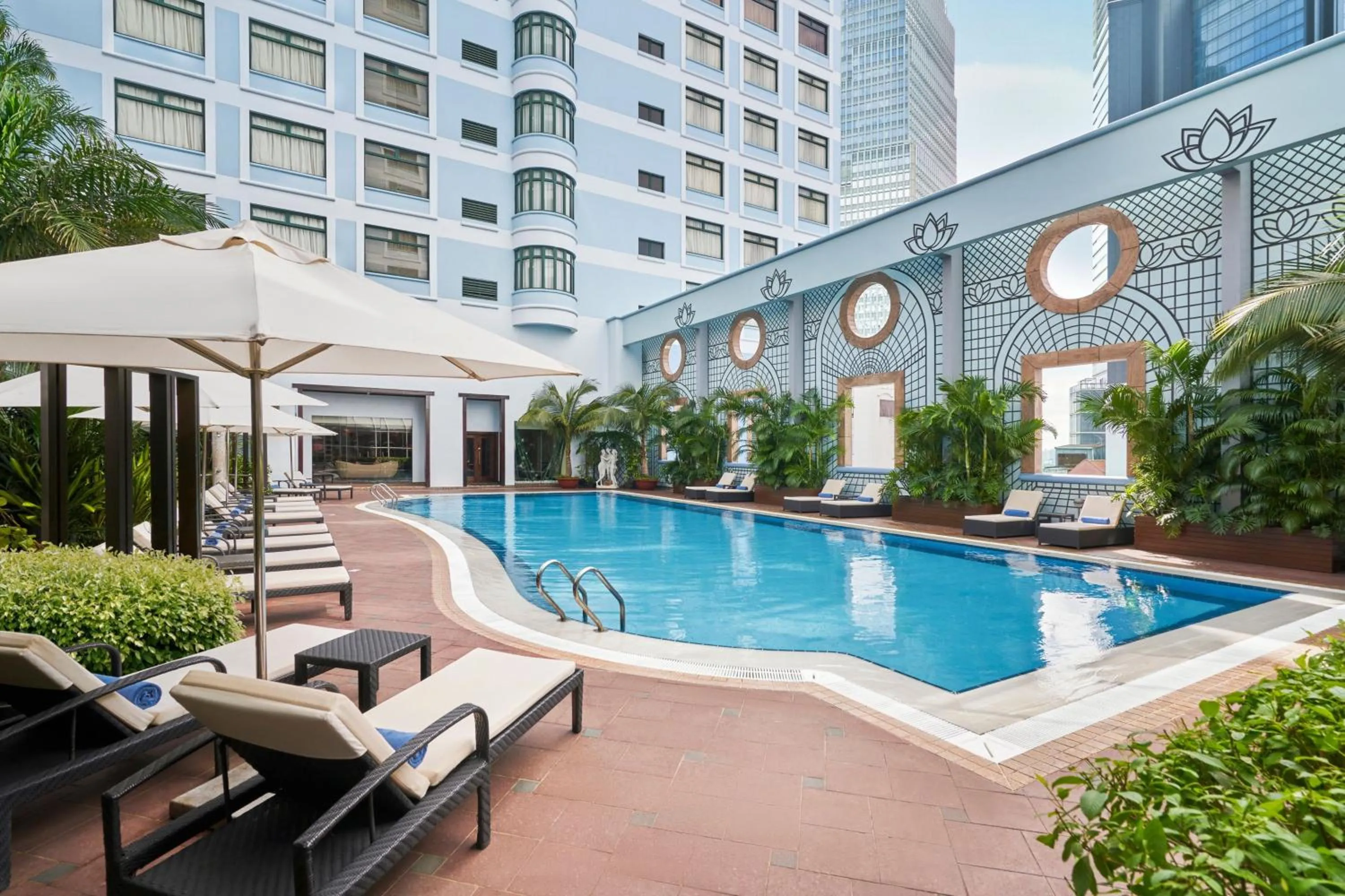 Swimming pool in Sheraton Saigon Grand Opera Hotel