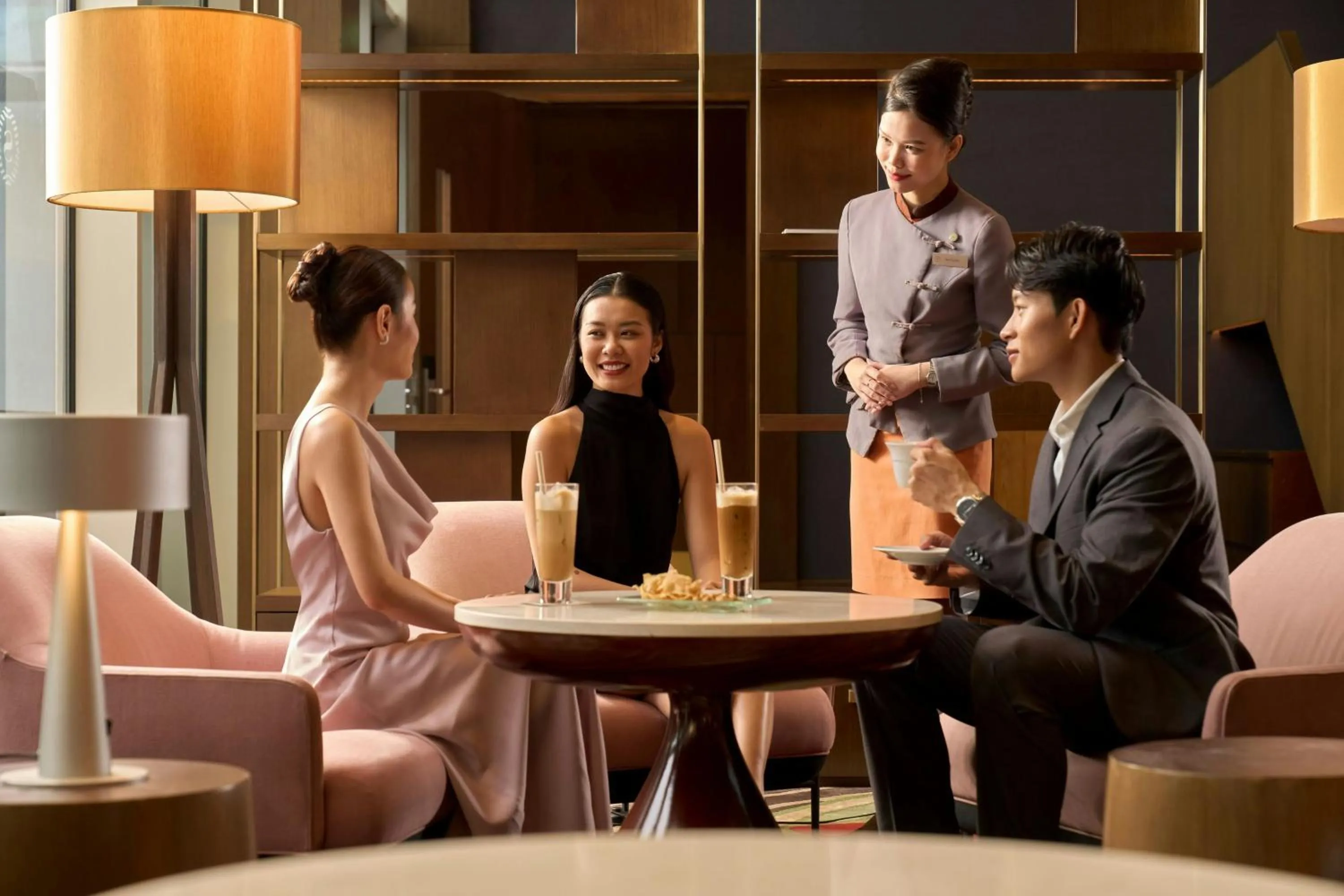 Lounge or bar in Sheraton Saigon Grand Opera Hotel