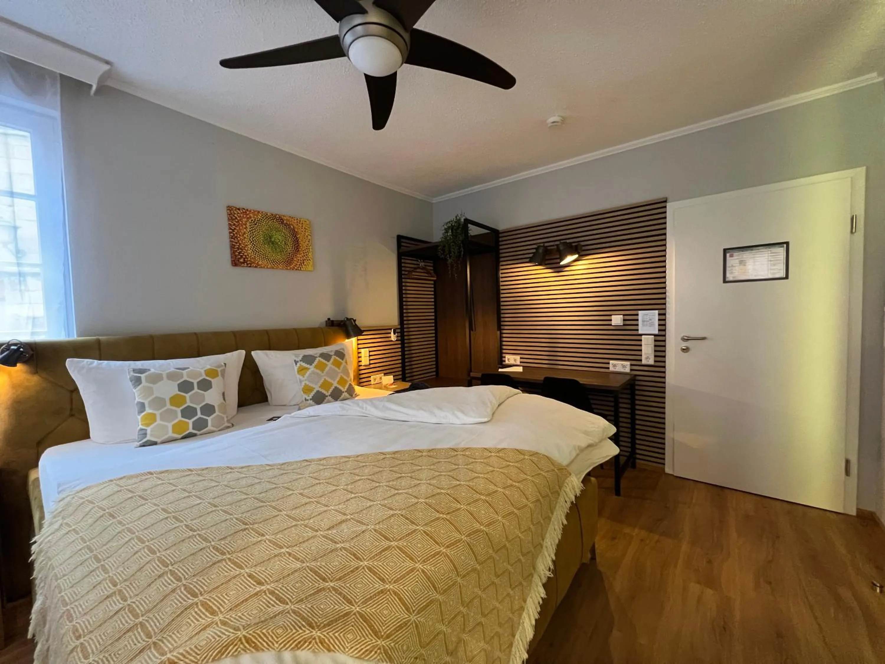 Photo of the whole room, Bed in MY HOME Hotel Lamm Rottweil "Smart Home"