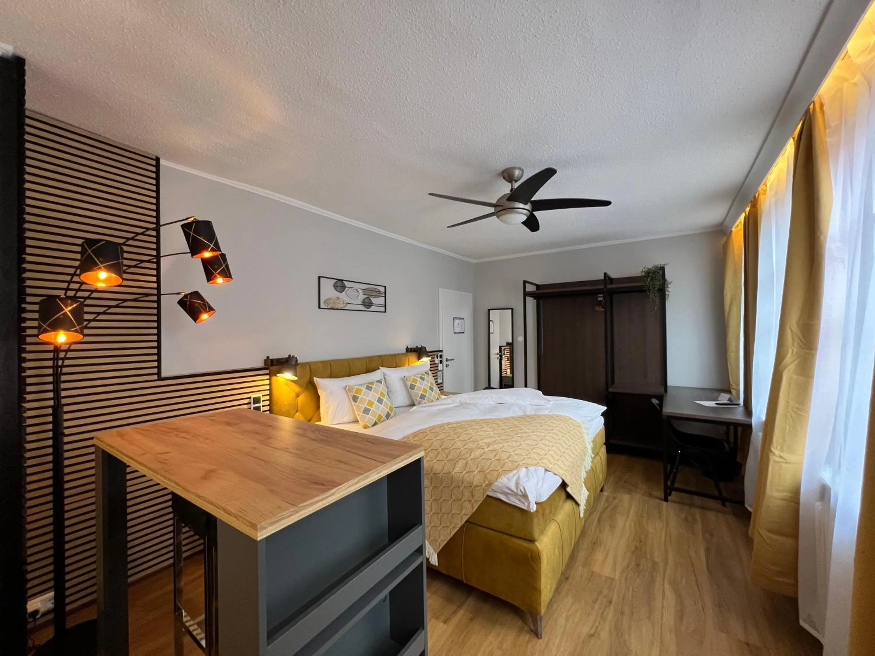 Photo of the whole room, Bed in MY HOME Hotel Lamm Rottweil "Smart Home"