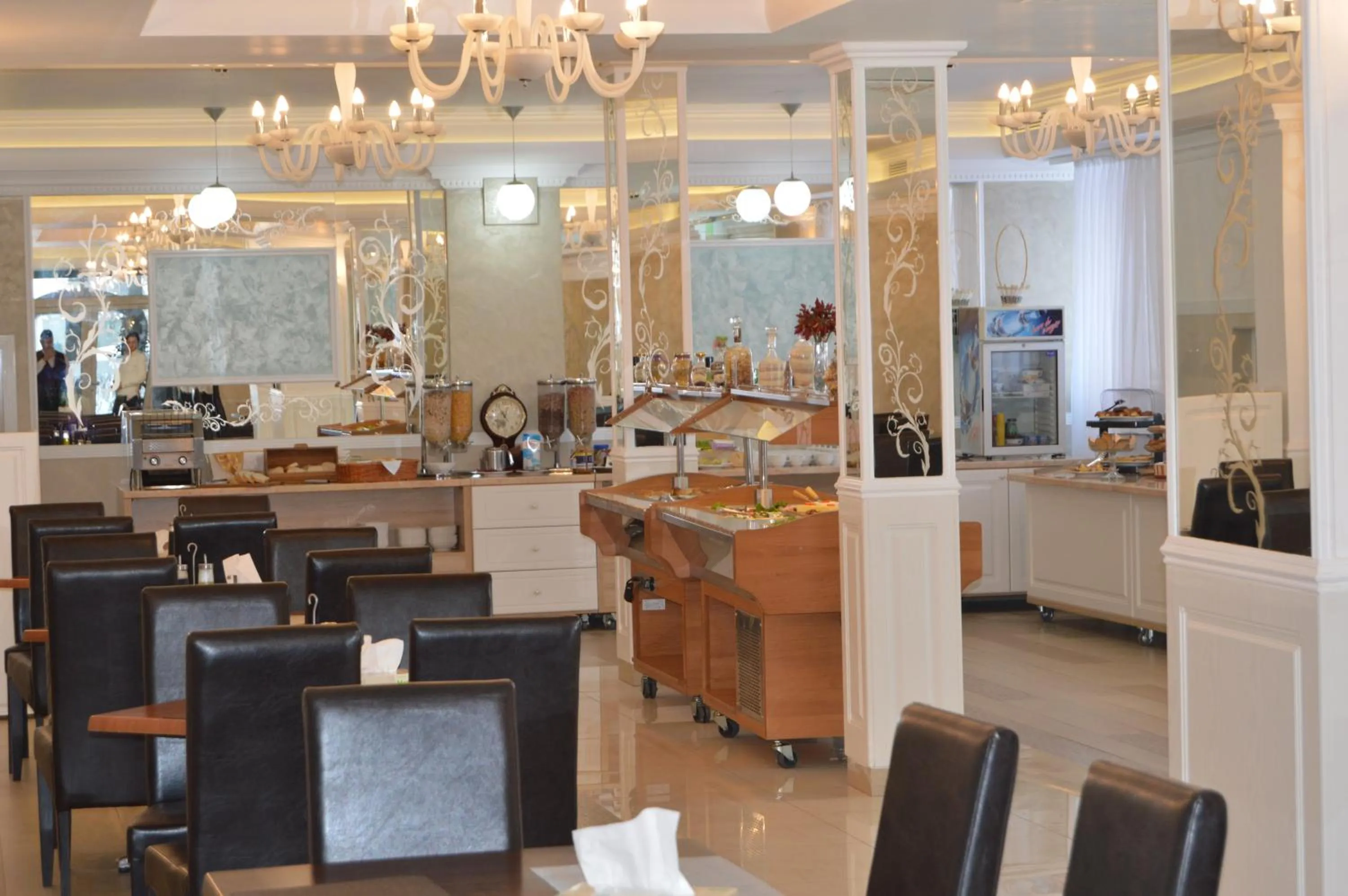 Restaurant/places to eat in Hotel Bulevard Prestige