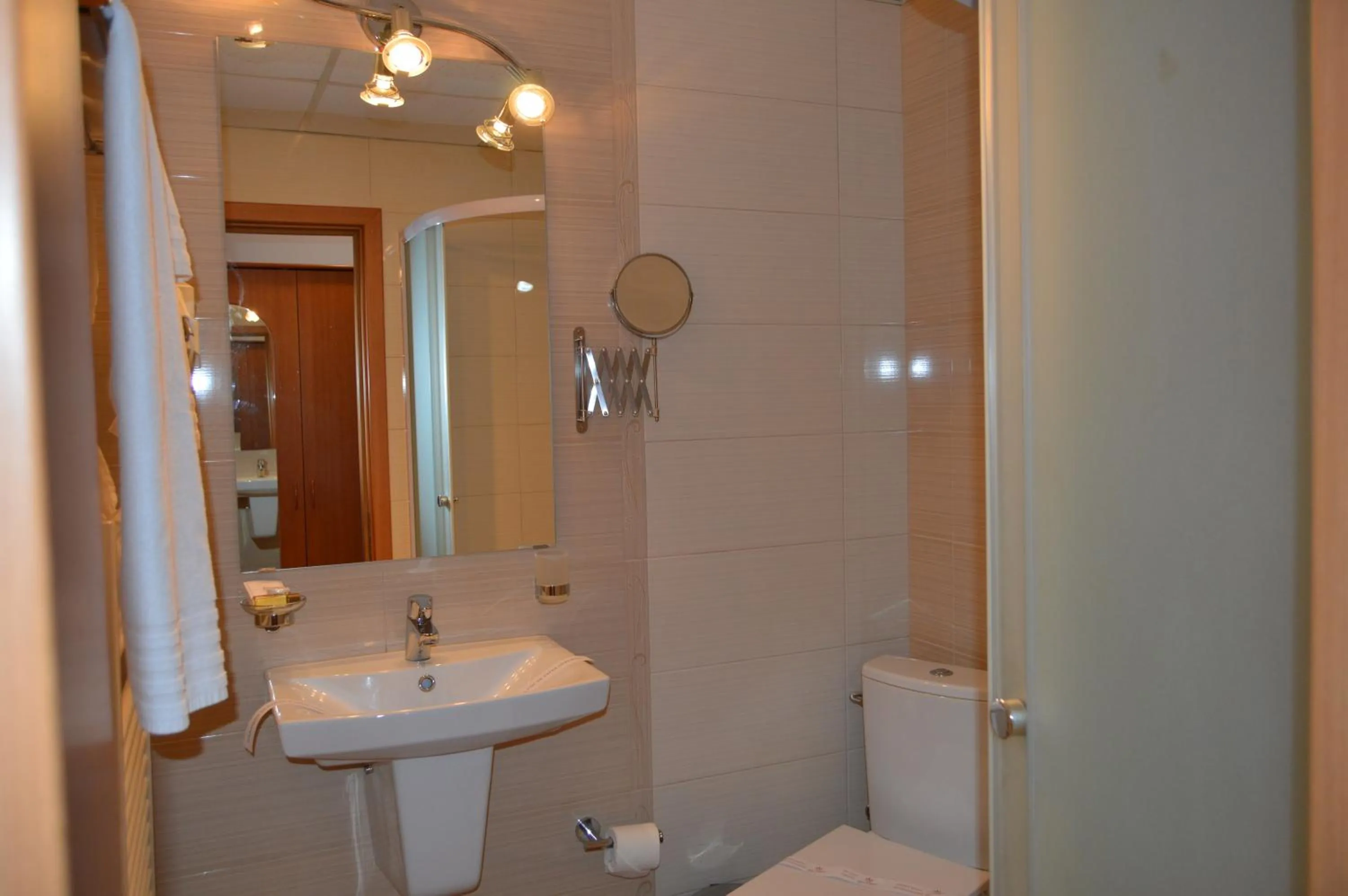 Shower in Hotel Bulevard Prestige