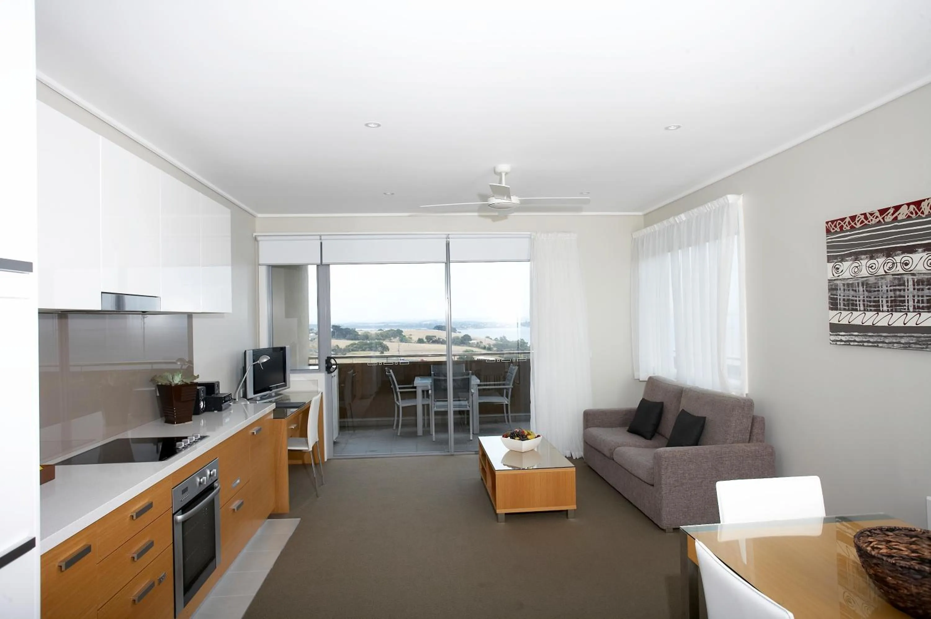 Kitchen or kitchenette in Silverwater Resort Phillip Island