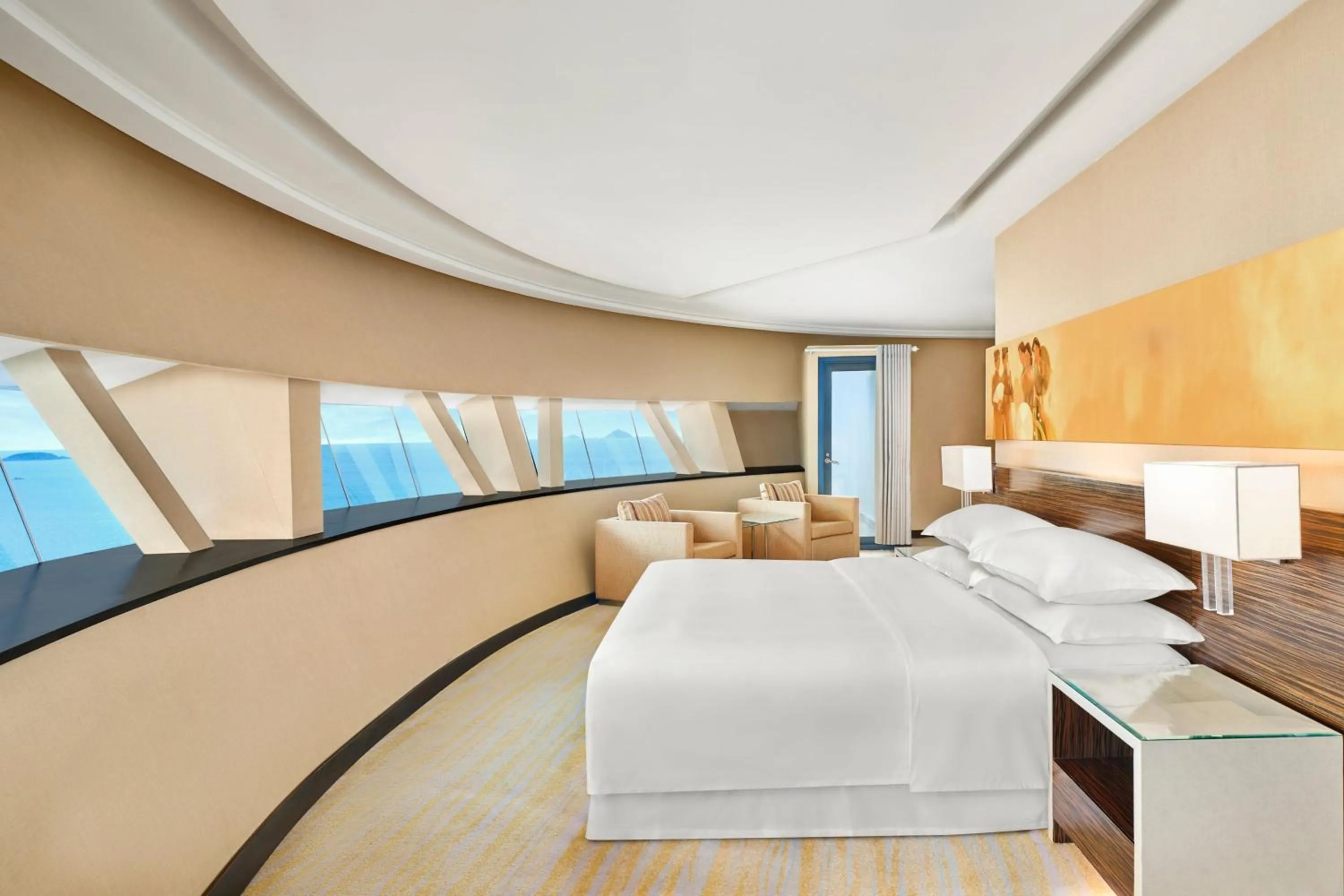 Bedroom, Bed in Sheraton Nha Trang Hotel & Spa