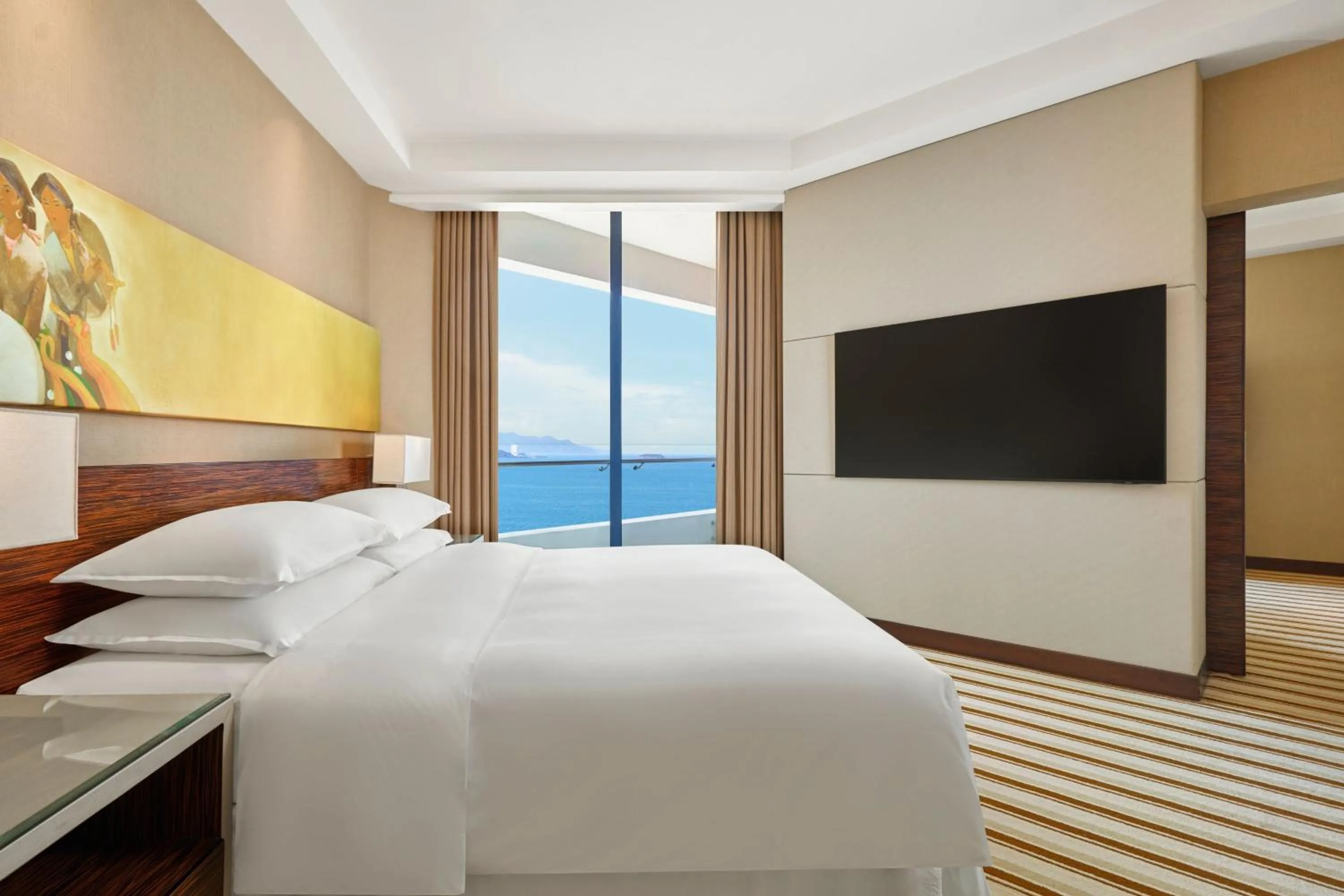 Bedroom, Bed in Sheraton Nha Trang Hotel & Spa
