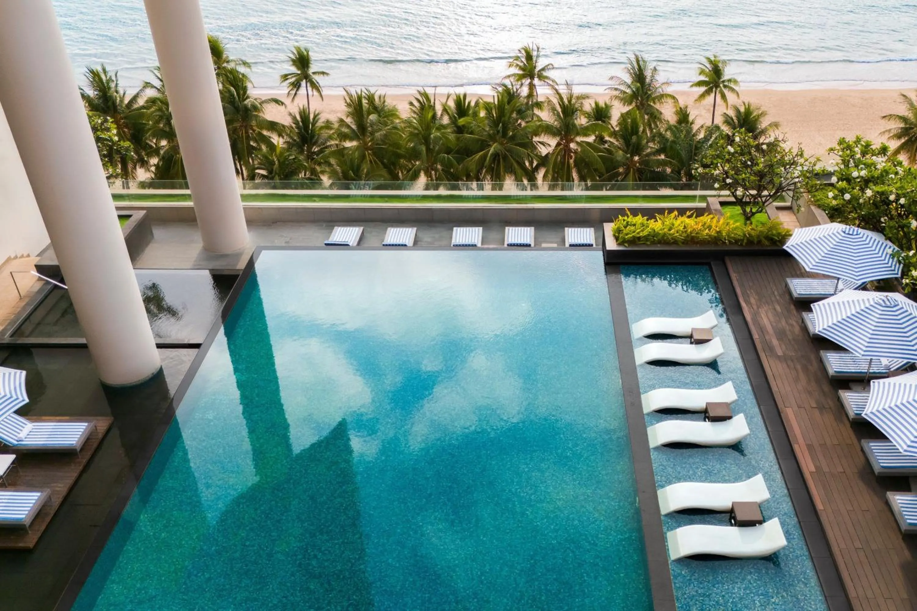 Swimming pool in Sheraton Nha Trang Hotel & Spa