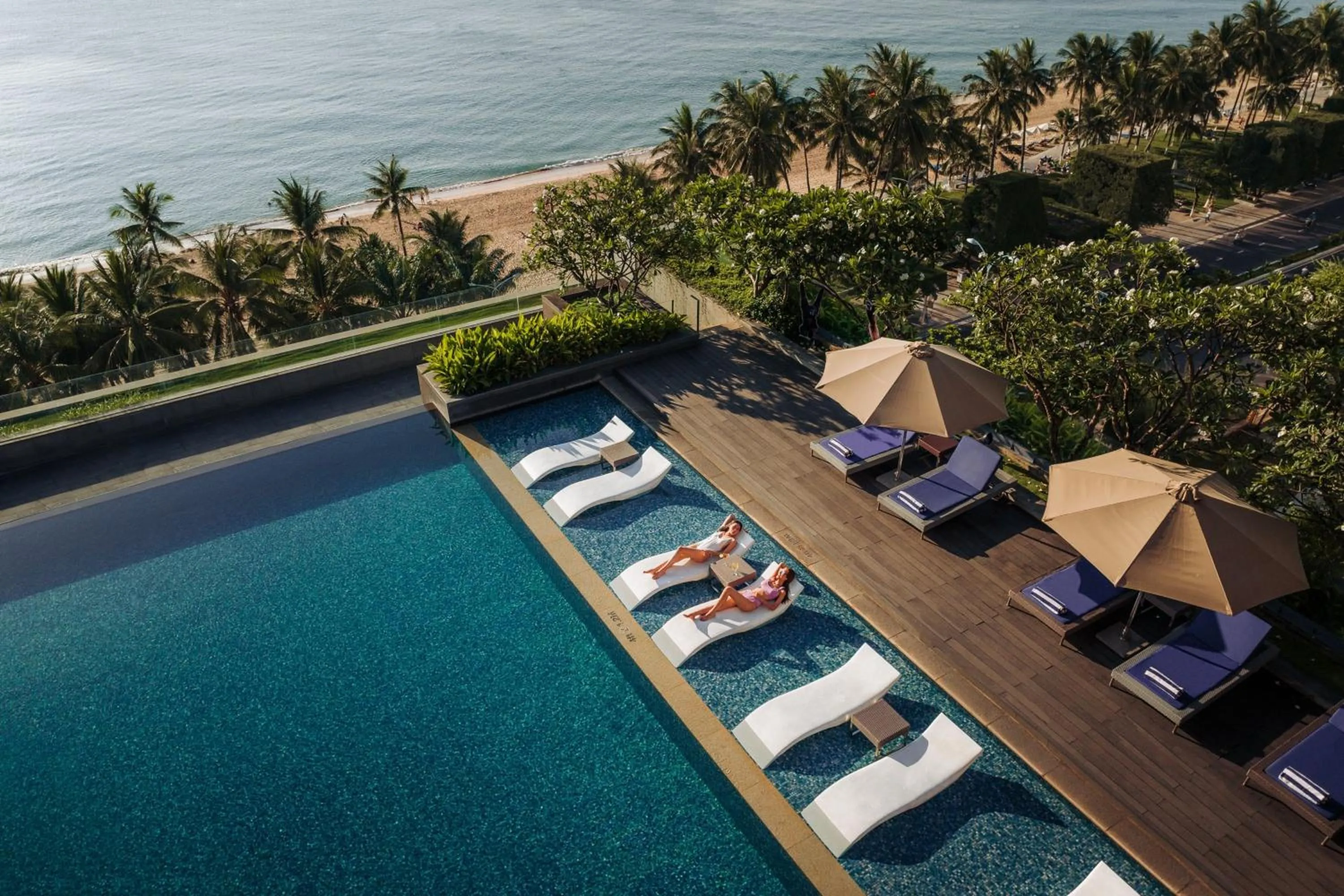 Swimming pool in Sheraton Nha Trang Hotel & Spa