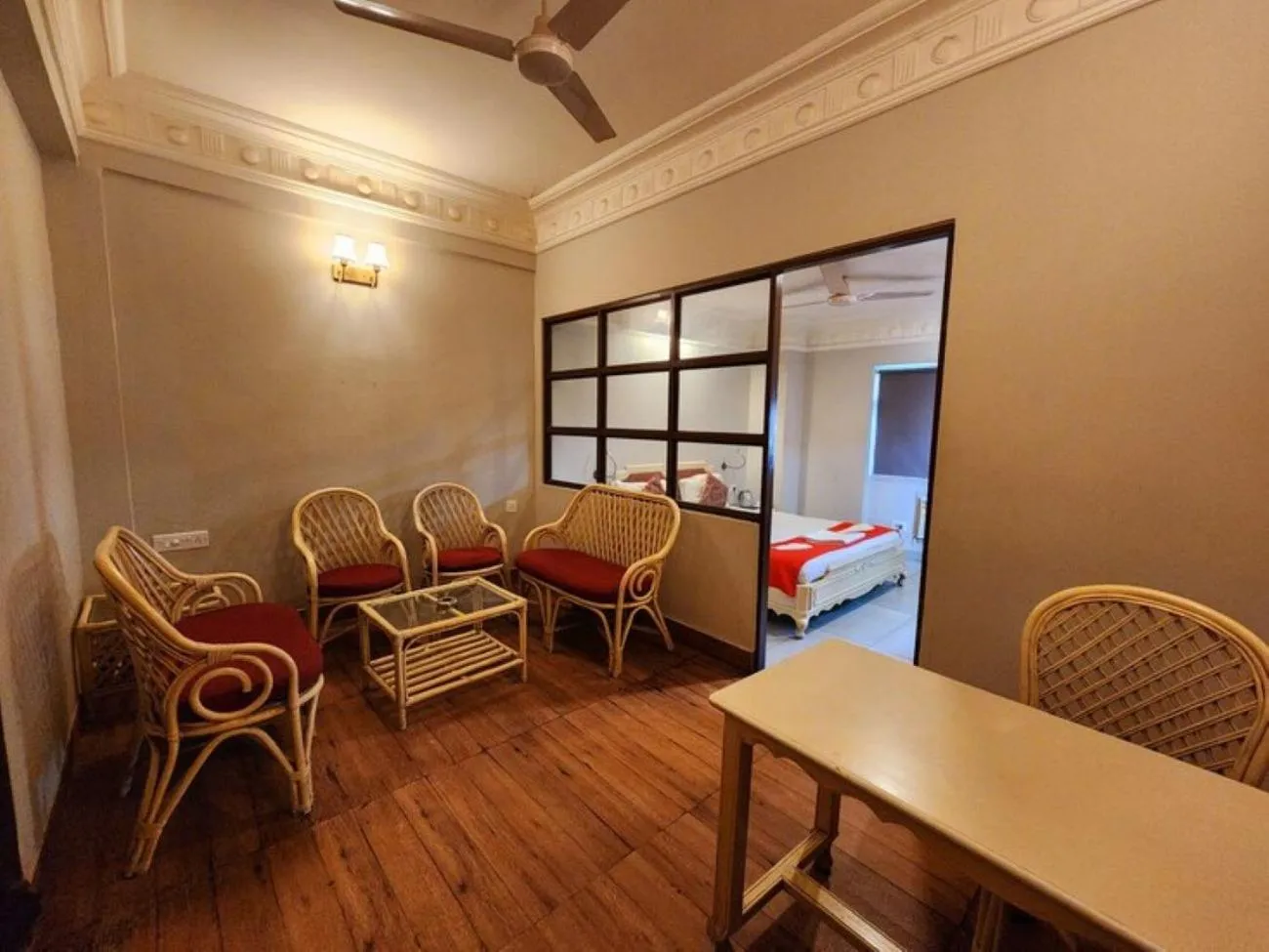 Seating area, Bed in Park Palace Hotel