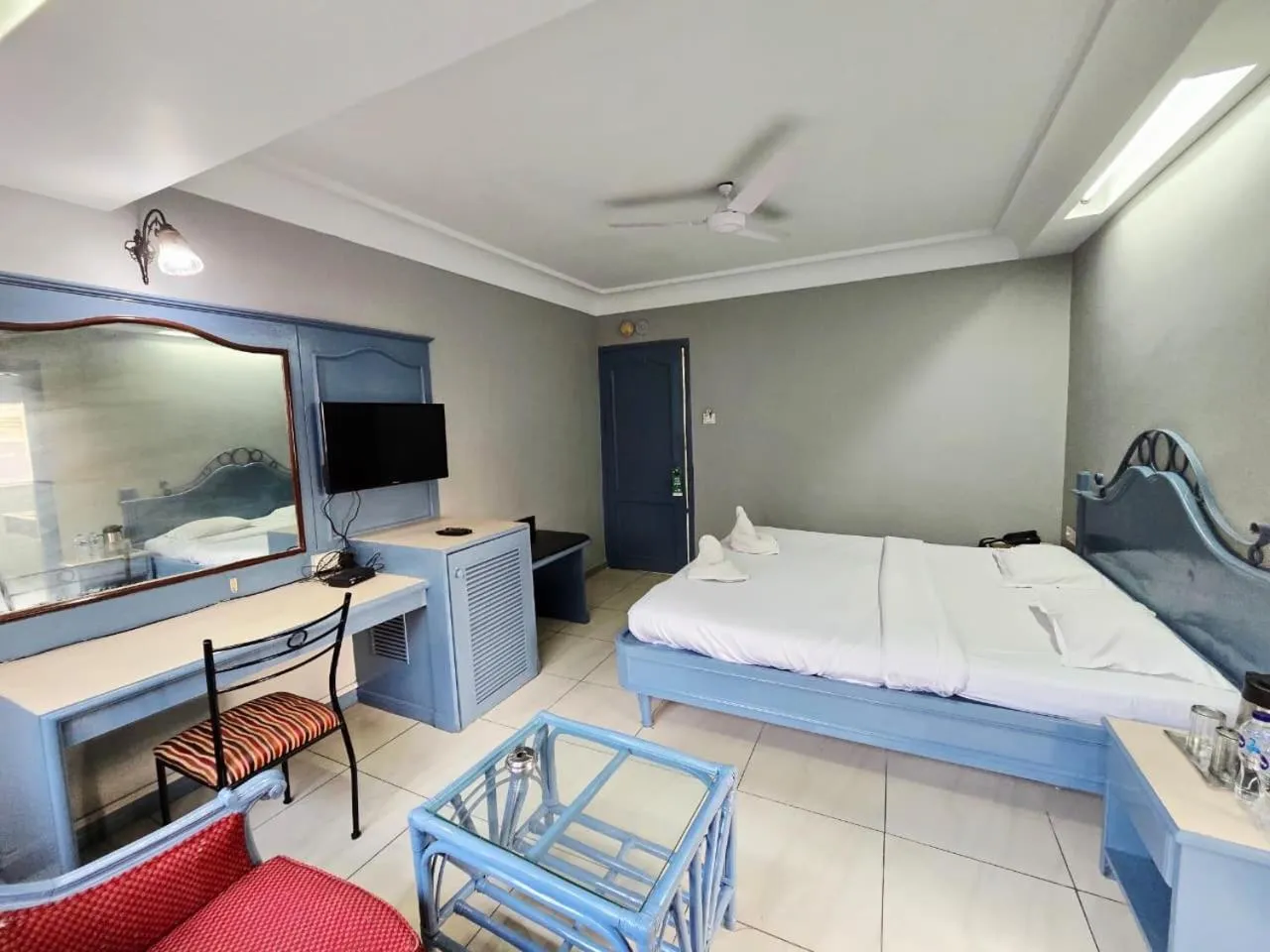 Seating area, Bed in Park Palace Hotel