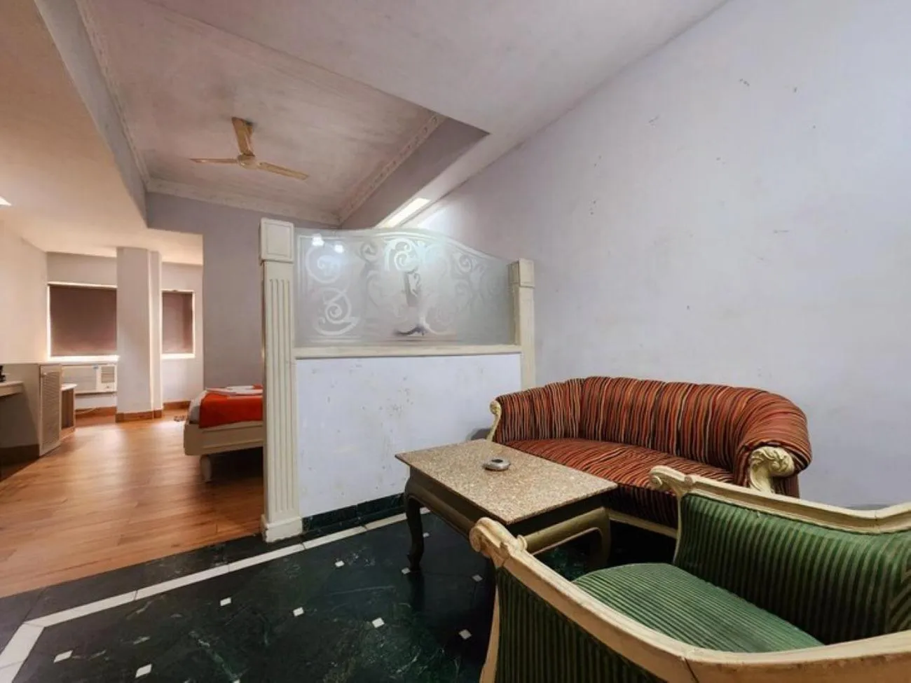 Living room, Bed in Park Palace Hotel