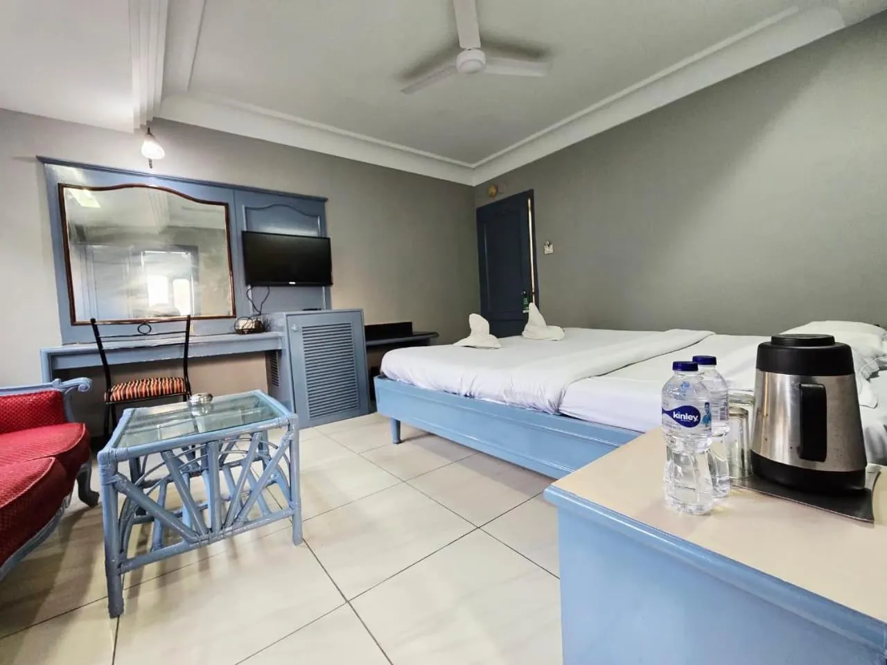 Seating area, Bed in Park Palace Hotel