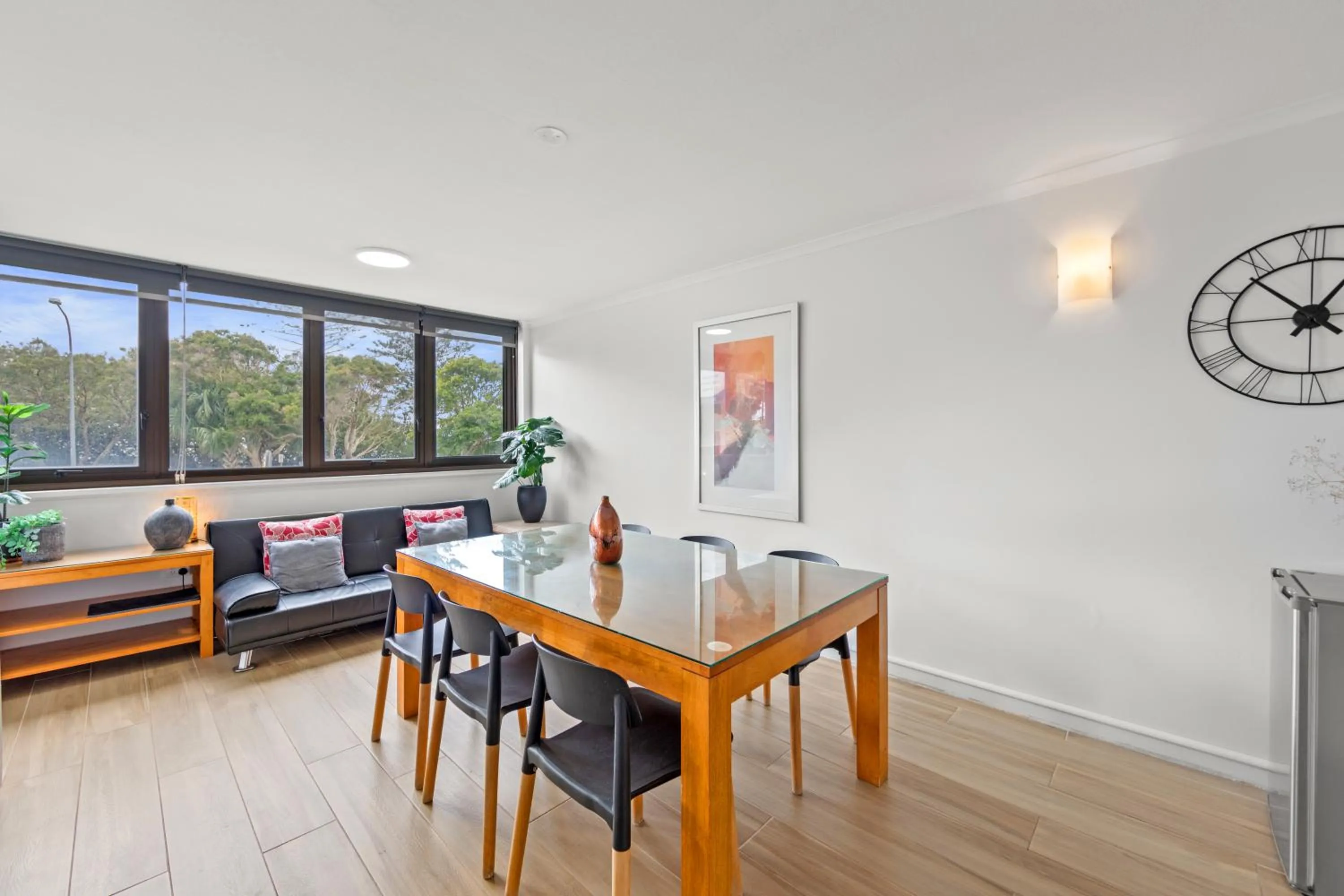 Dining area in Windward Apartments
