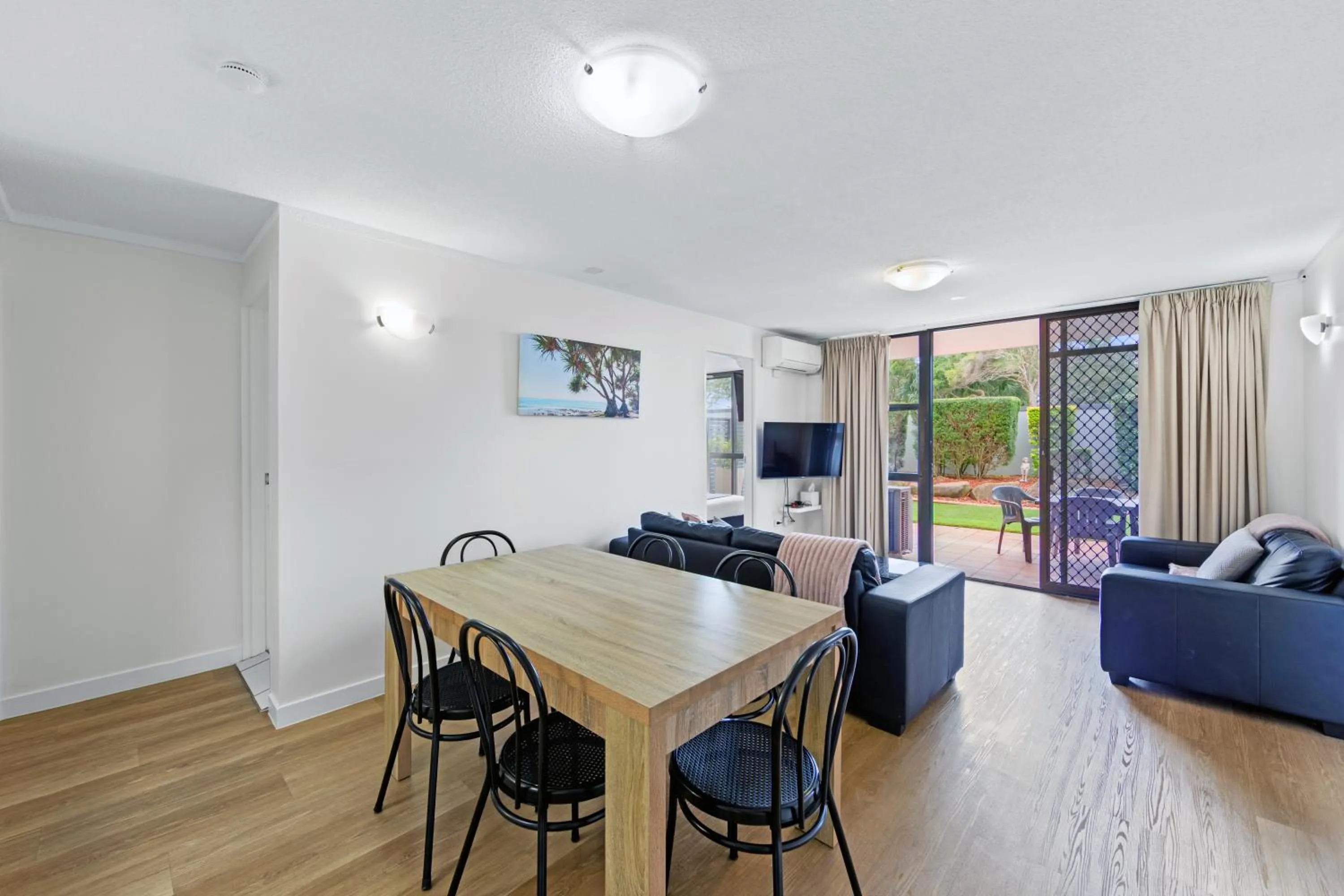 Living room in Windward Apartments