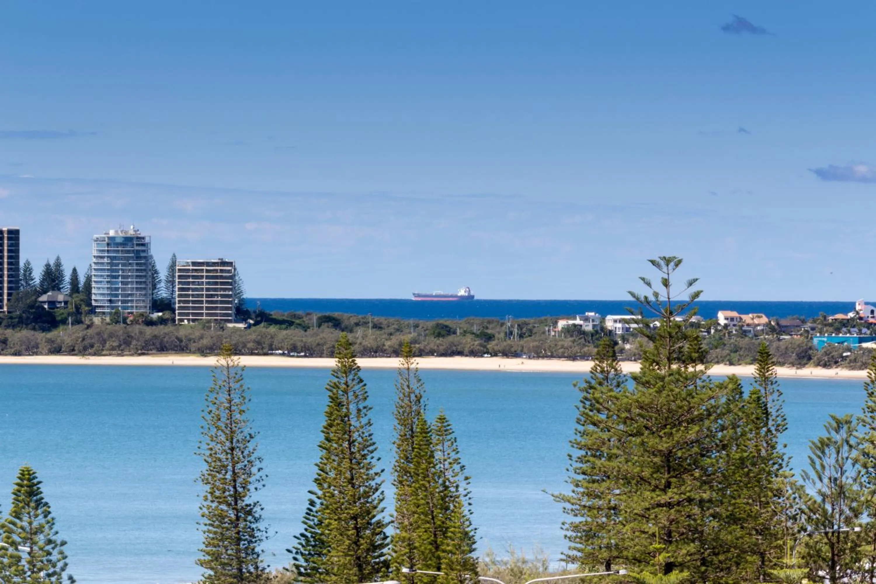 Sea view in Windward Apartments