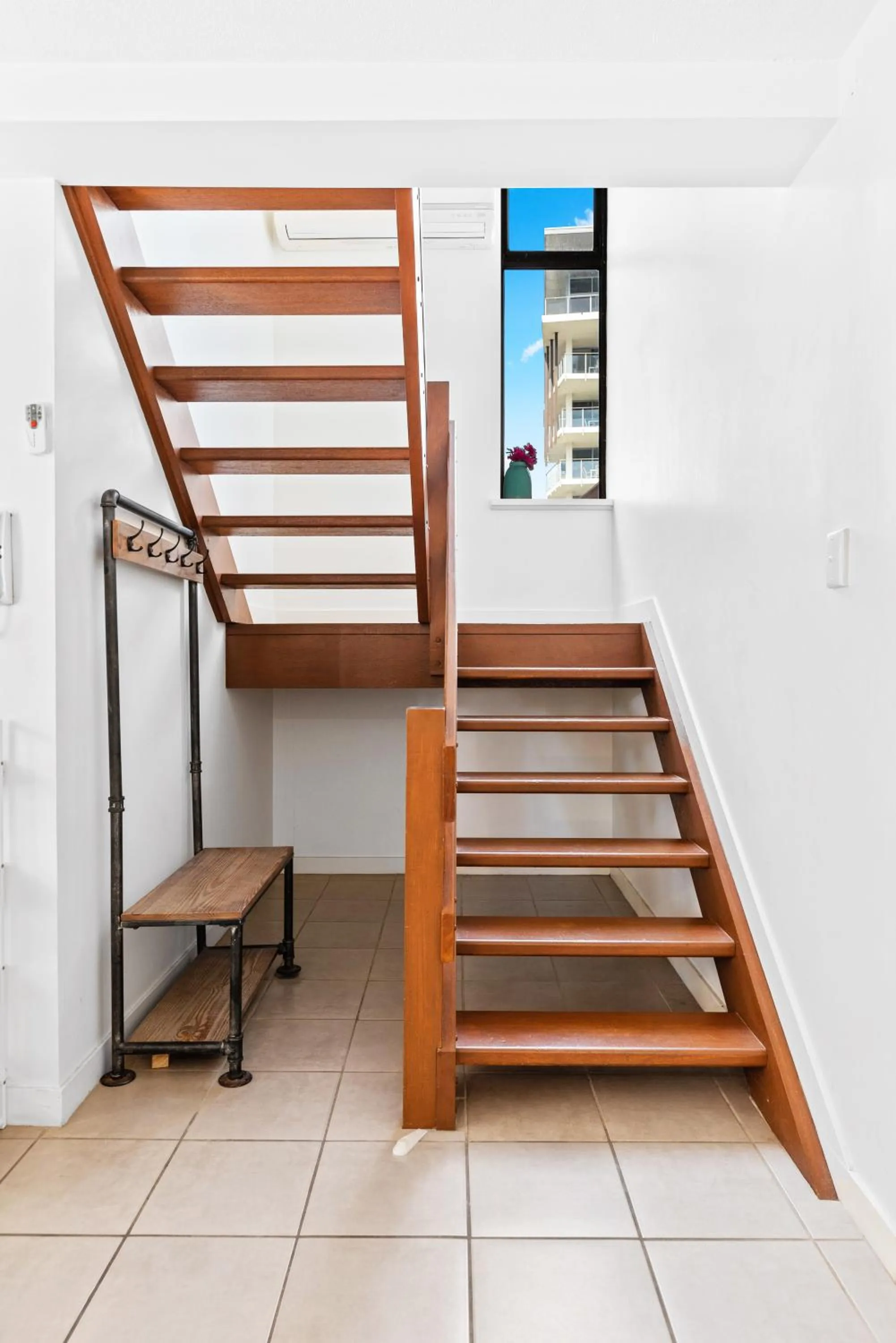 Other, Bed in Windward Apartments