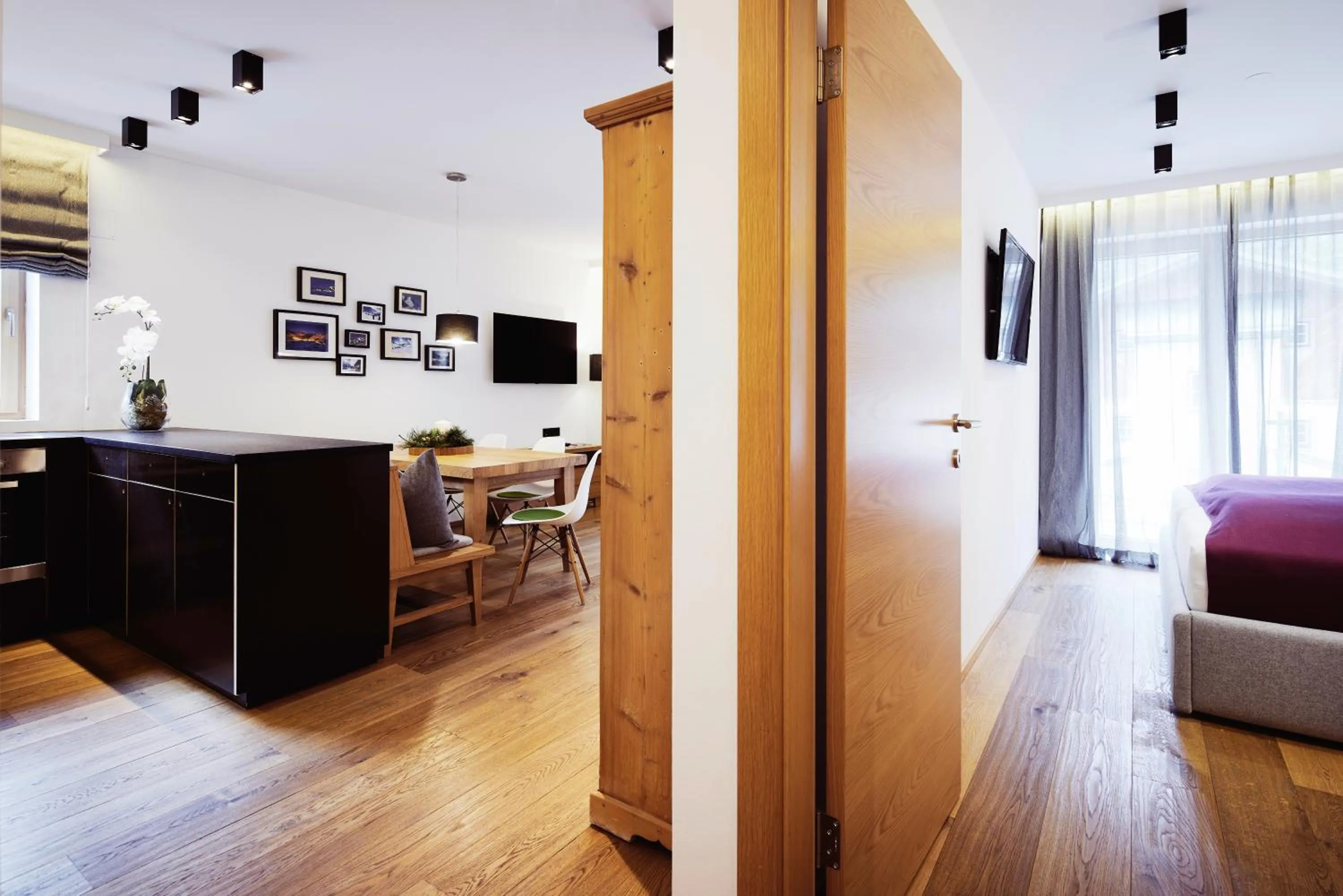 Photo of the whole room, Bed in Mountain Vita