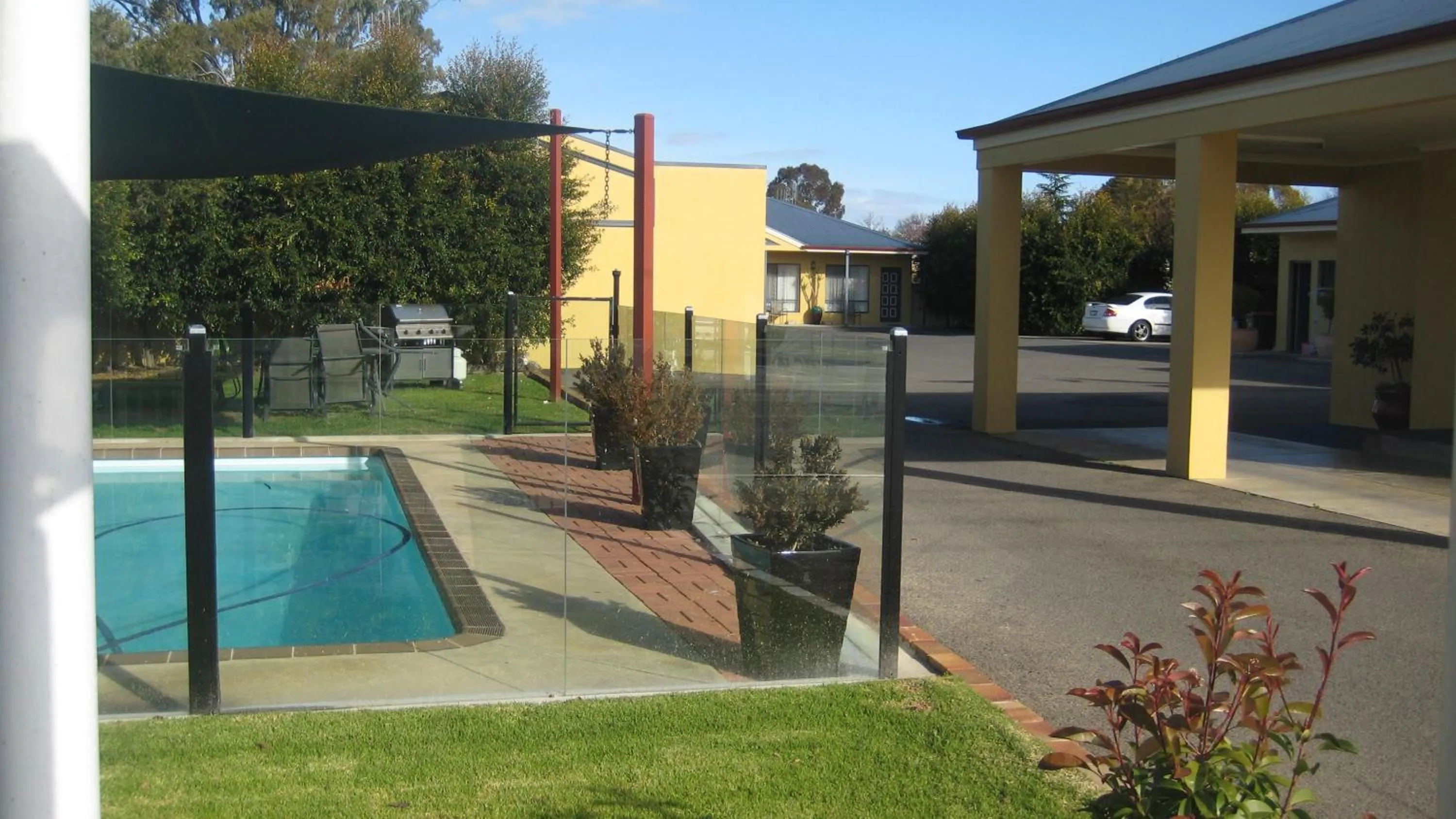 Pool view in Kyabram Motor Inn