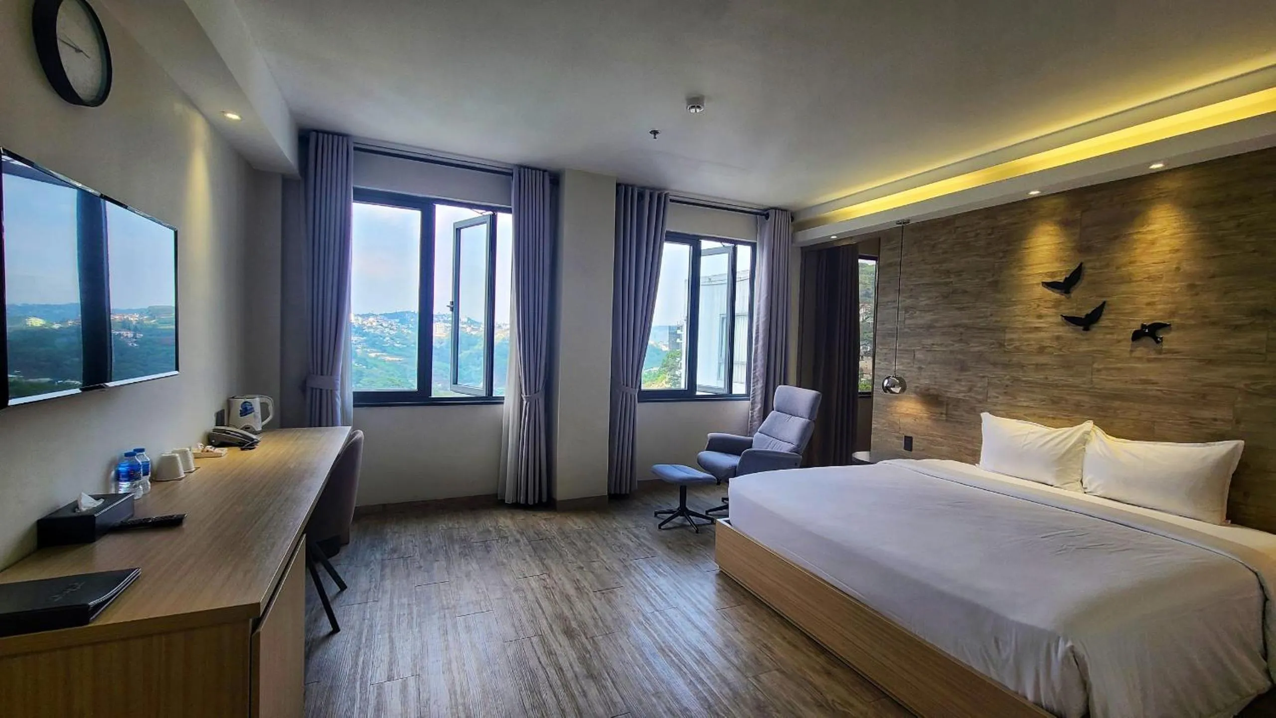 Bed in The Luxe Da Lat