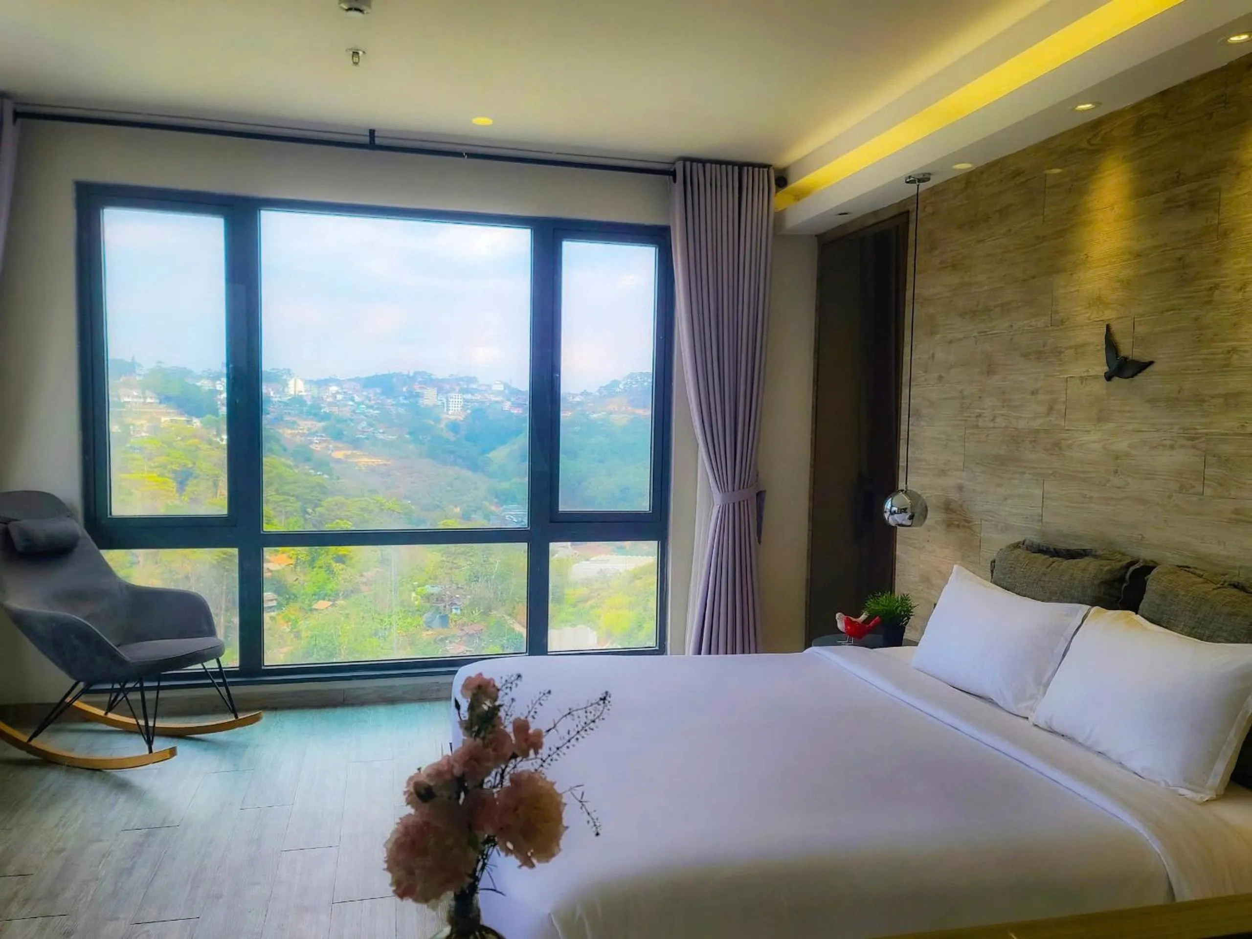 Bed in The Luxe Da Lat