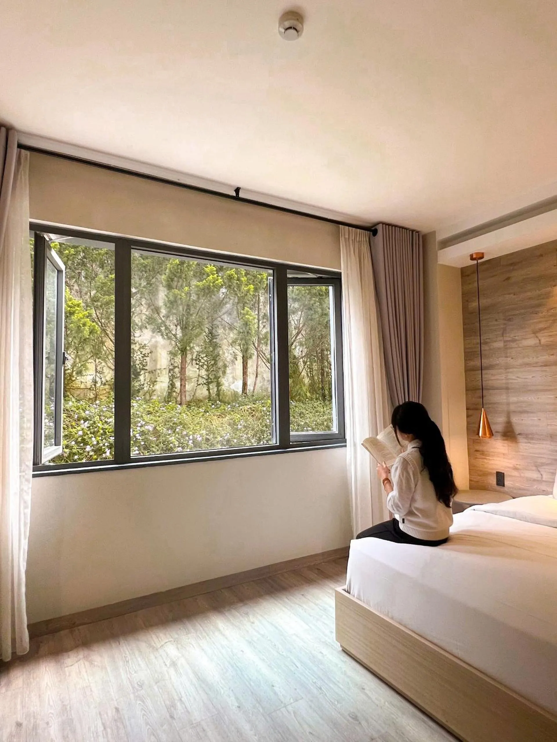 Bed in The Luxe Da Lat