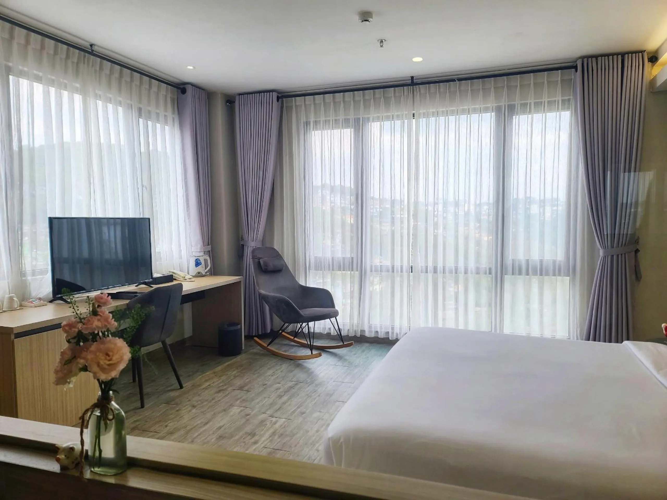 Bed in The Luxe Da Lat