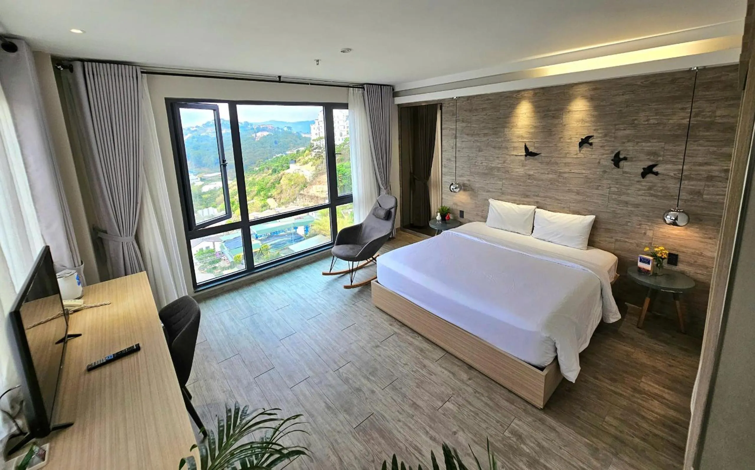 Bed in The Luxe Da Lat