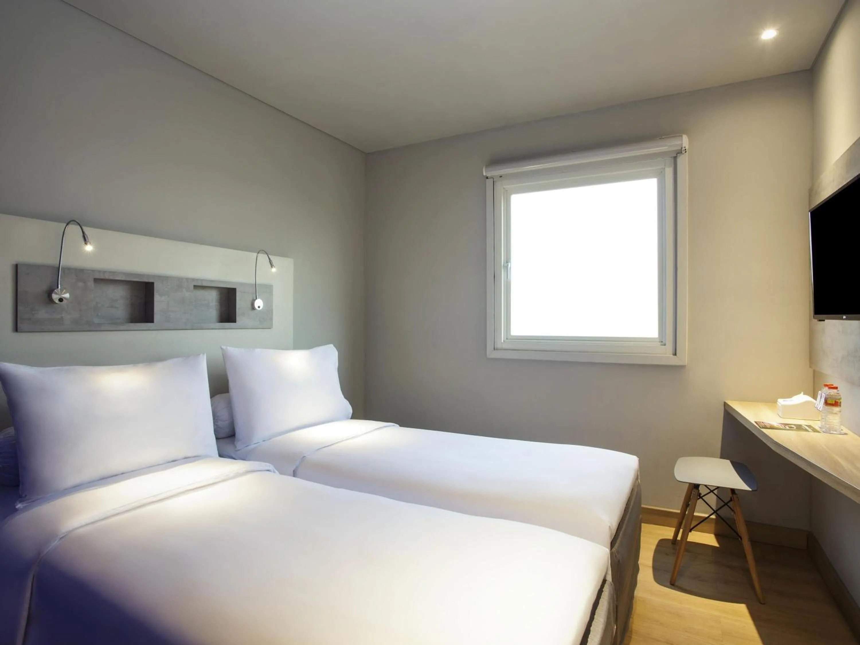 Bedroom, Bed in ibis budget Surabaya Diponegoro